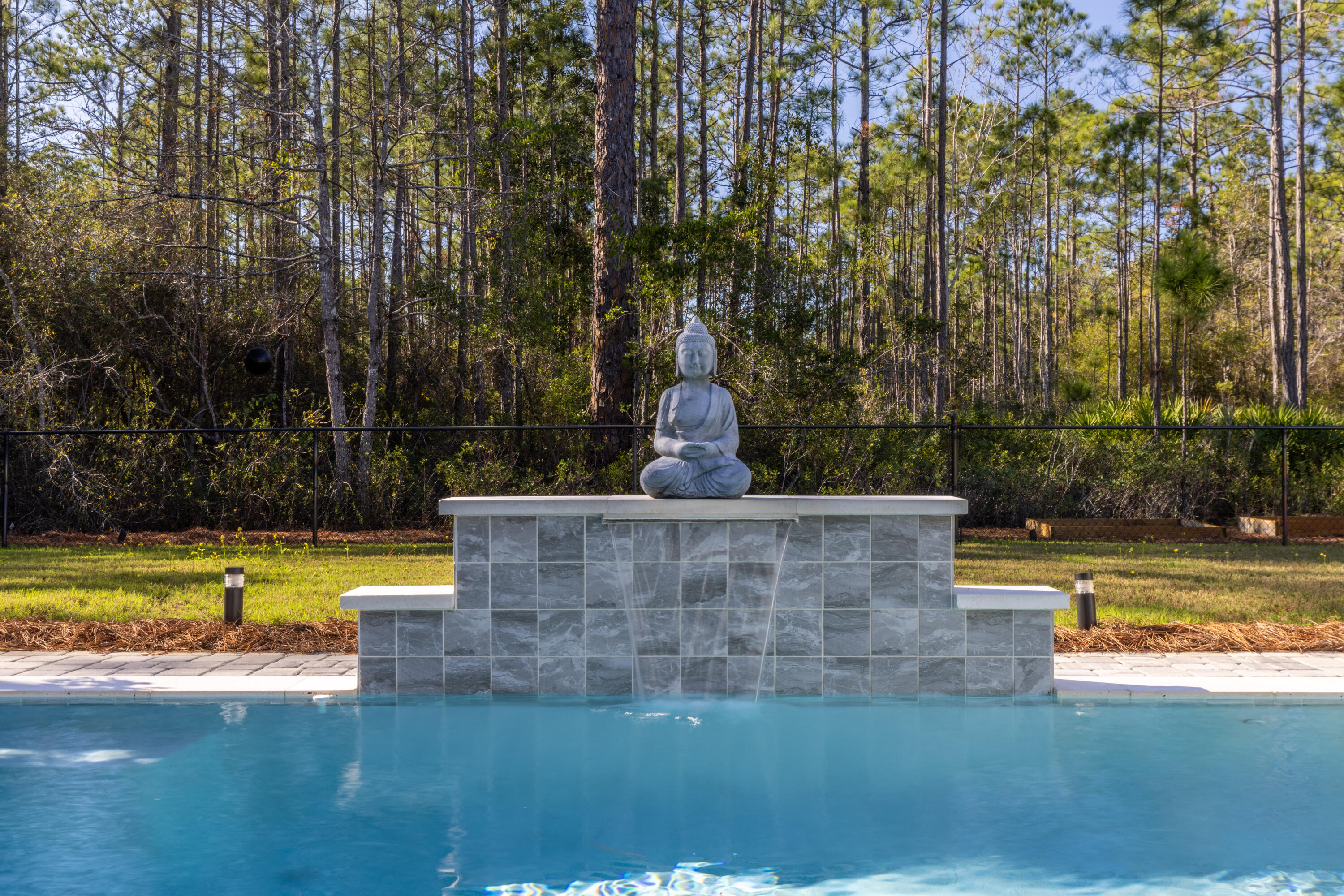 SECLUSION BAY - Residential