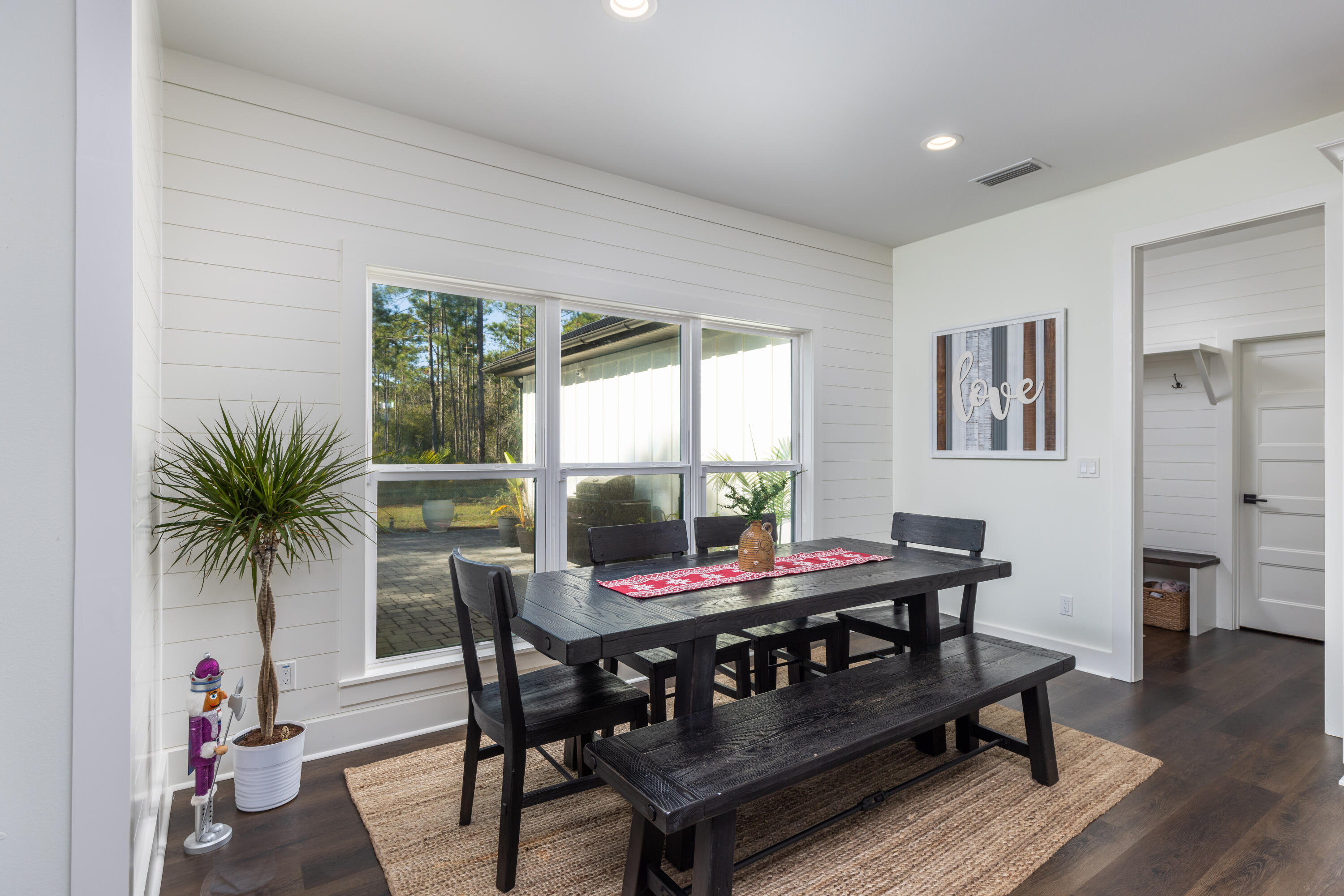 SECLUSION BAY - Residential