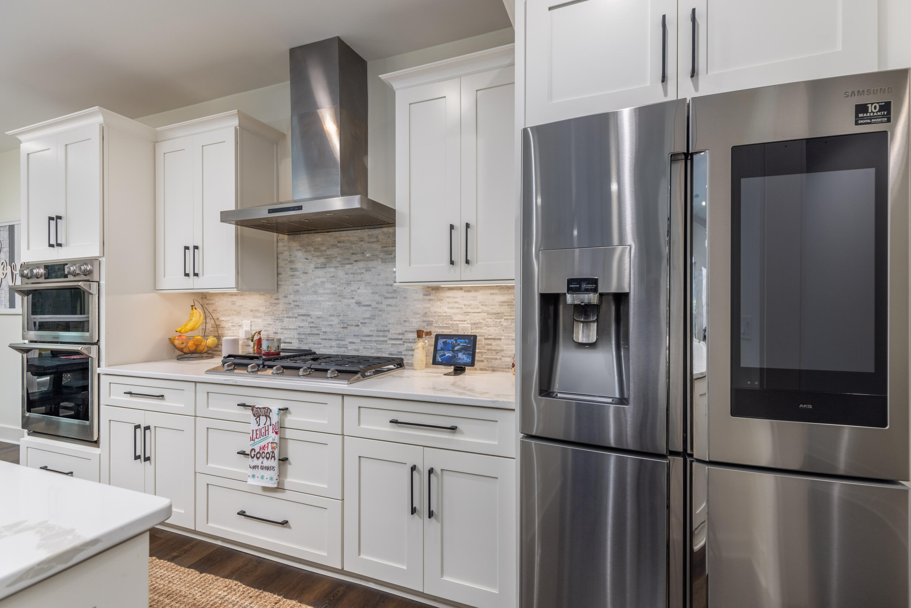 SECLUSION BAY - Residential