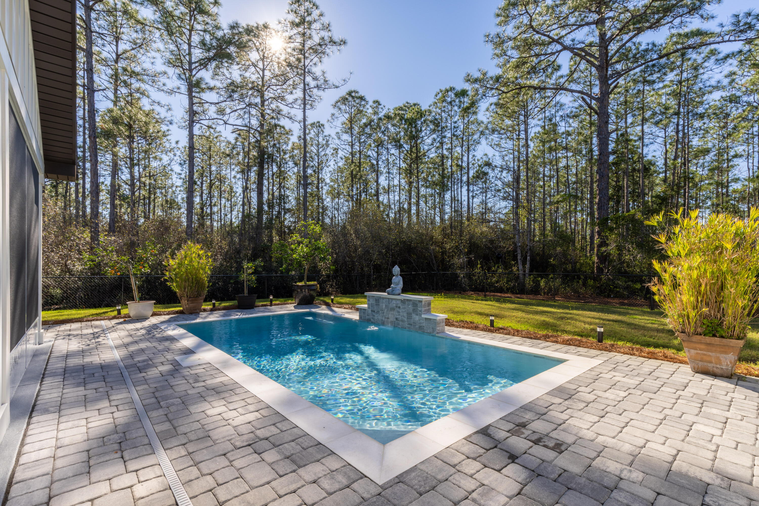 SECLUSION BAY - Residential