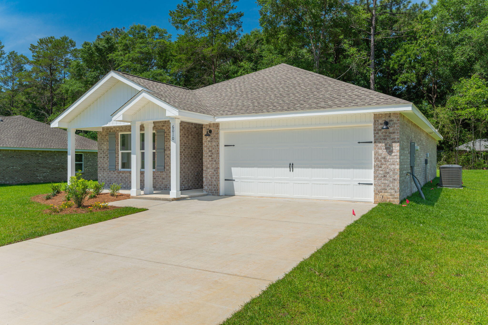 OAK HOLLOW - Residential