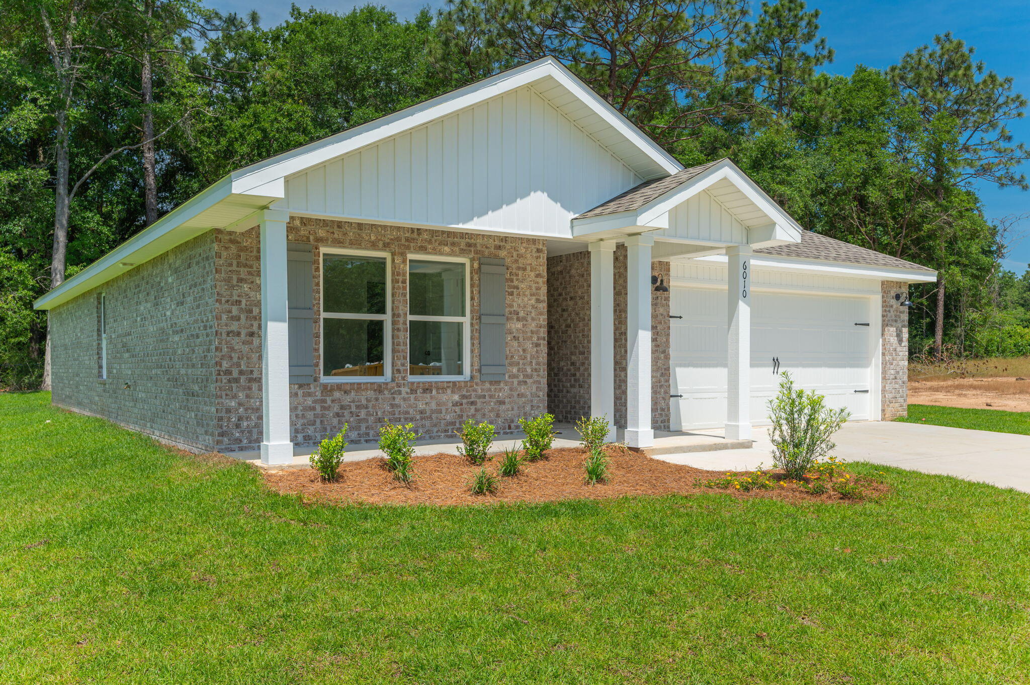 OAK HOLLOW - Residential