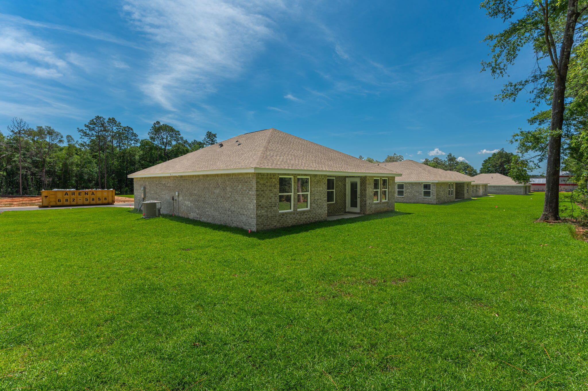 OAK HOLLOW - Residential