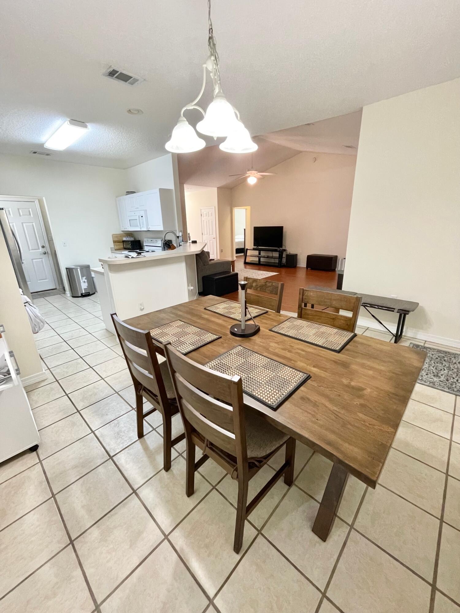 CREEK RUN ESTATES - Residential Lease