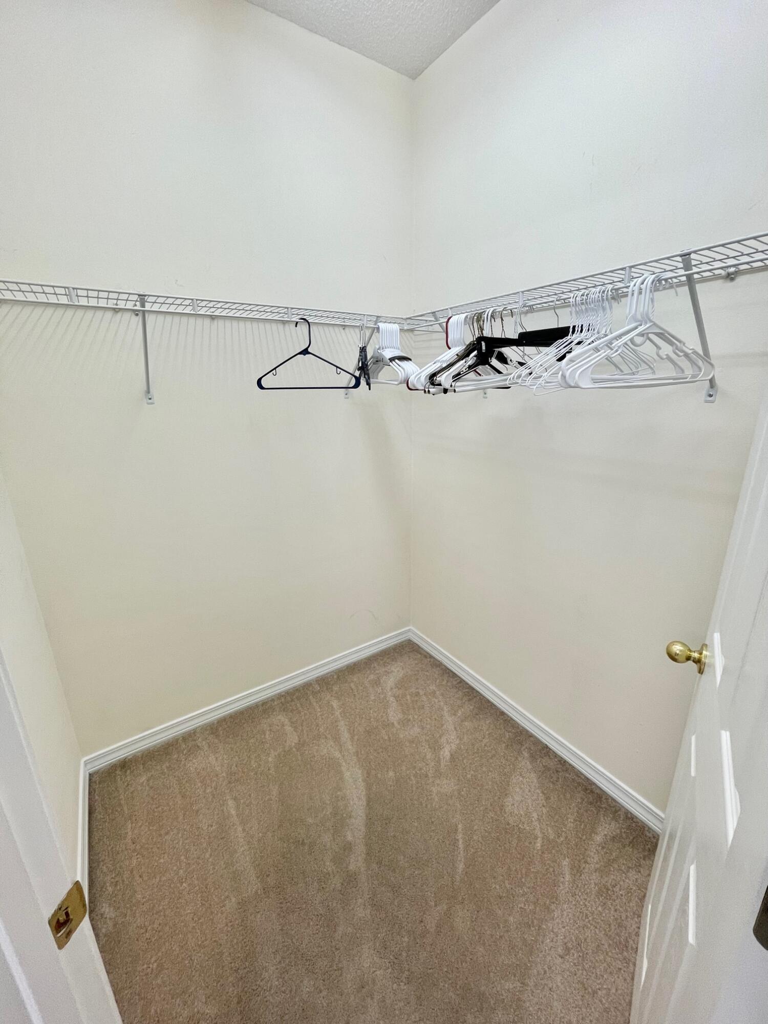 CREEK RUN ESTATES - Residential Lease