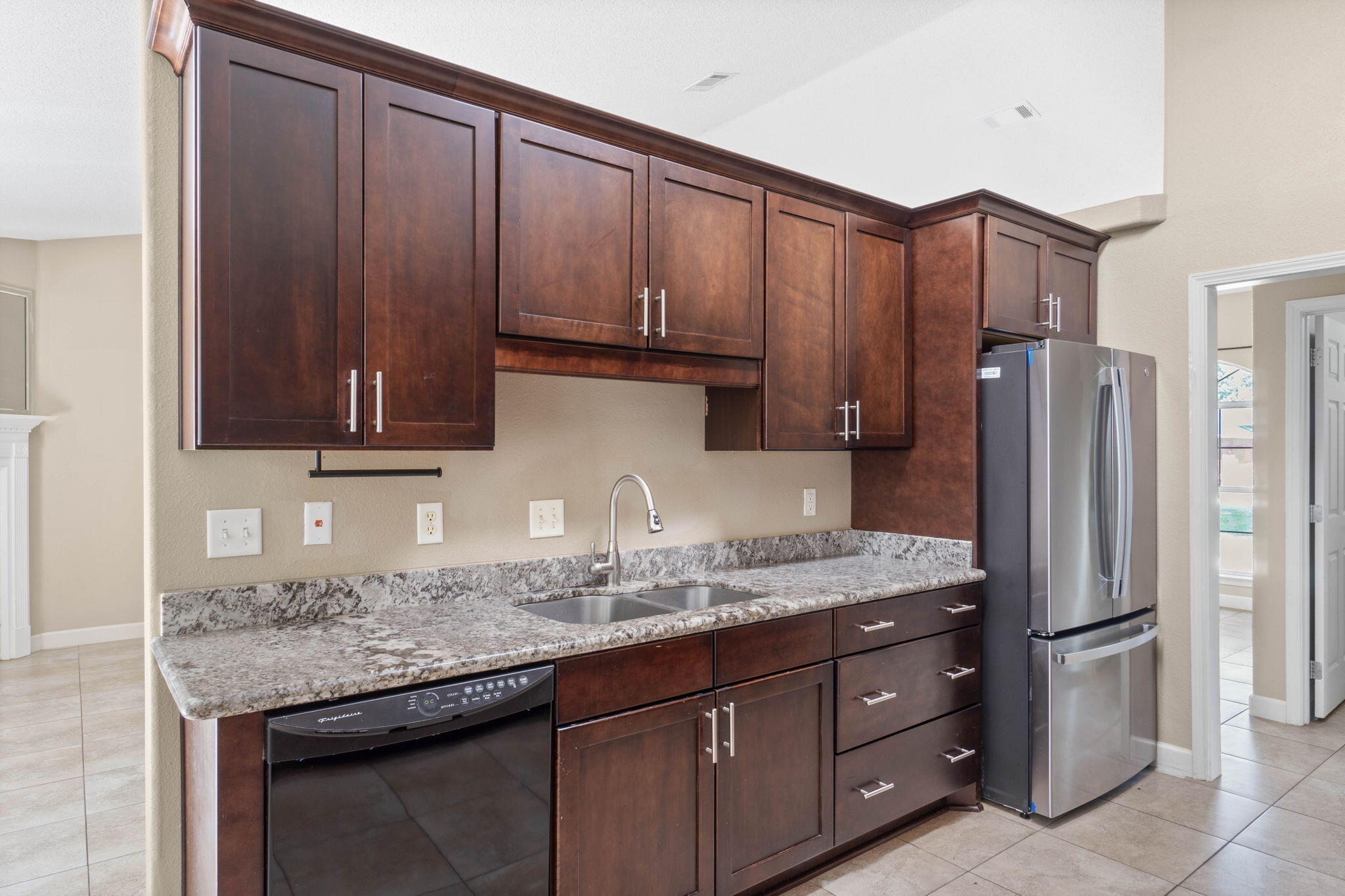 VILLA DANIELLE - Residential Lease