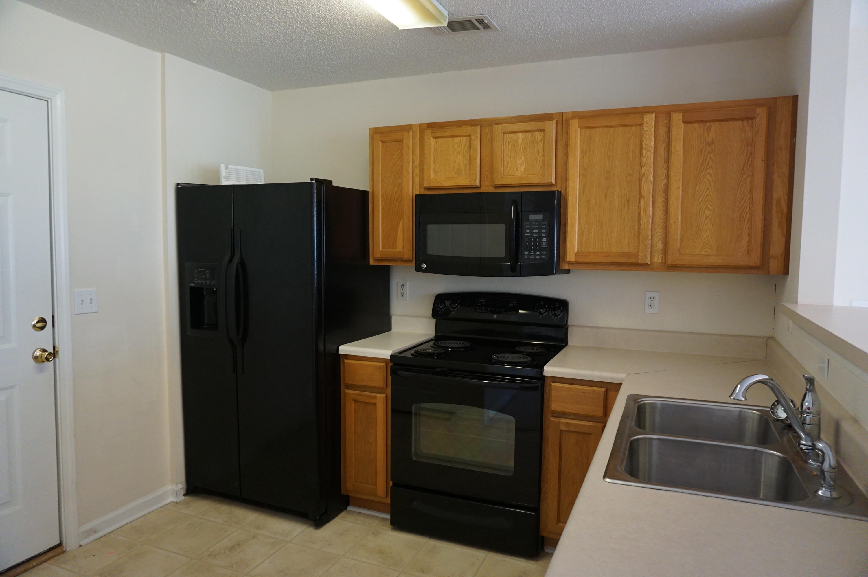 ROLLING PINES T/H LOT 80 BLK C - Residential