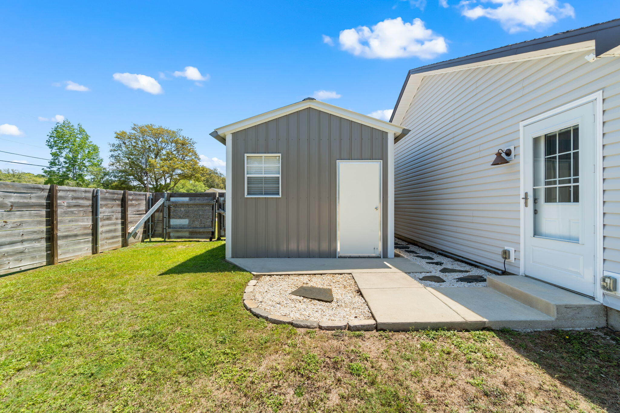 COUNTRY BREEZE ESTATES - Residential