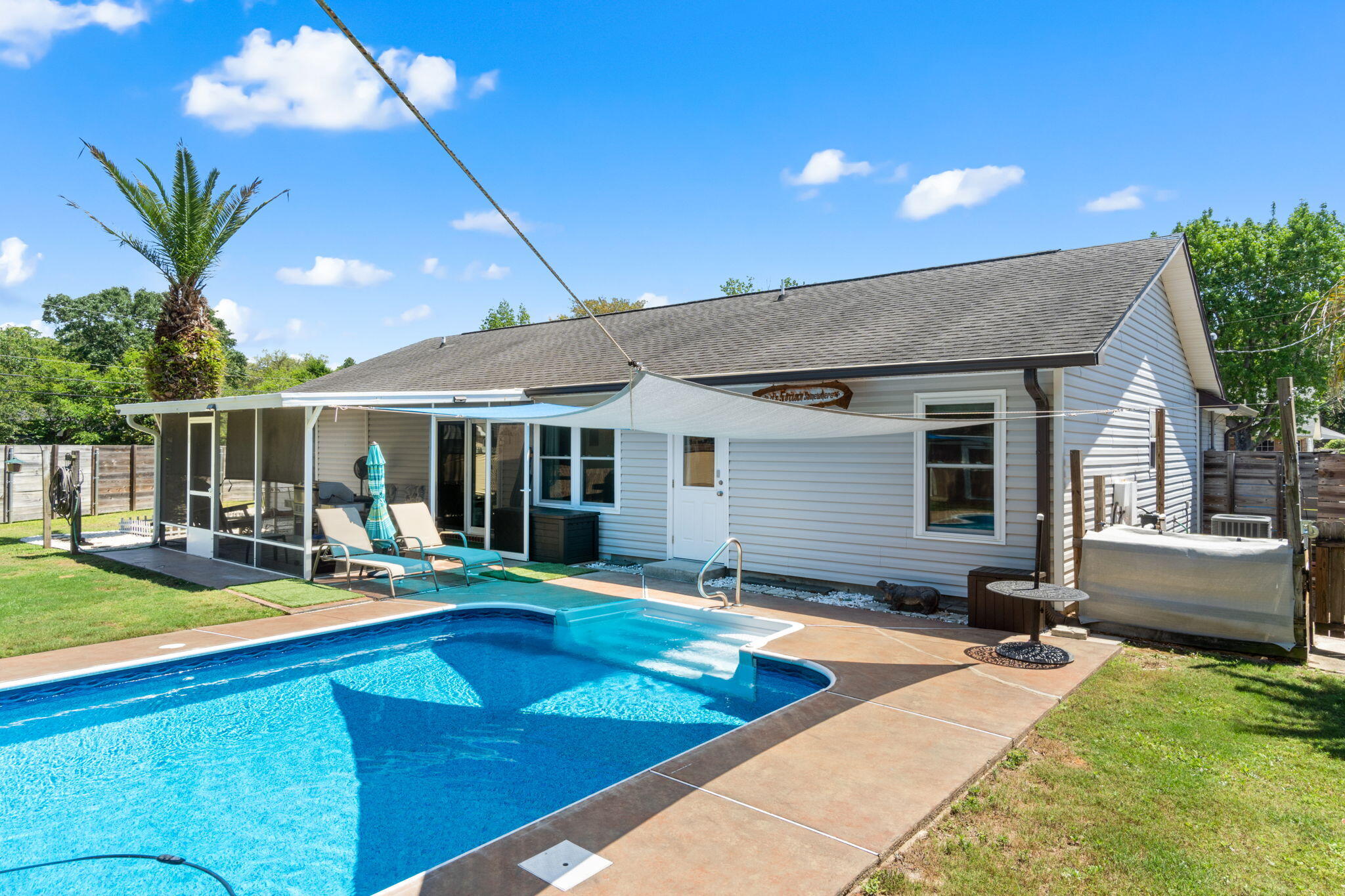 COUNTRY BREEZE ESTATES - Residential