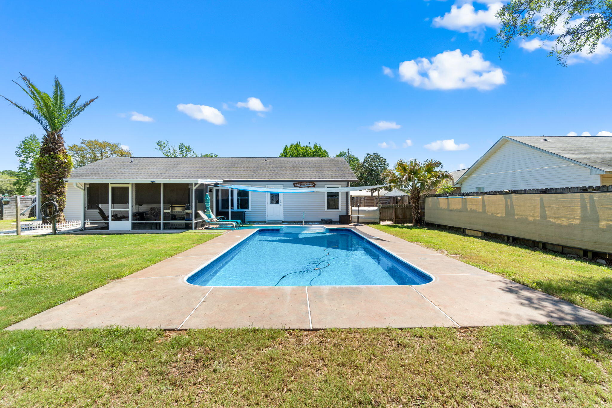 COUNTRY BREEZE ESTATES - Residential