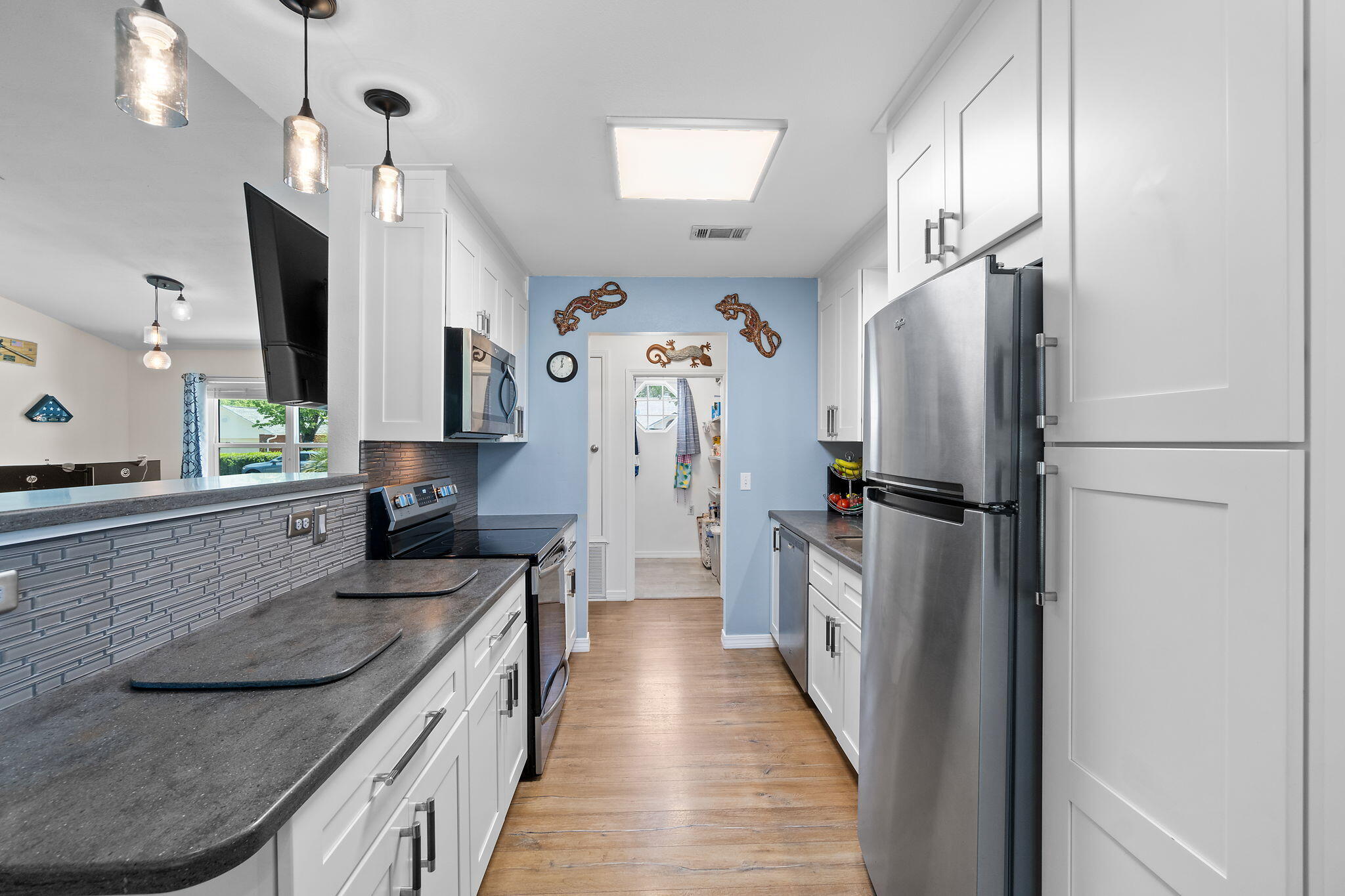 COUNTRY BREEZE ESTATES - Residential