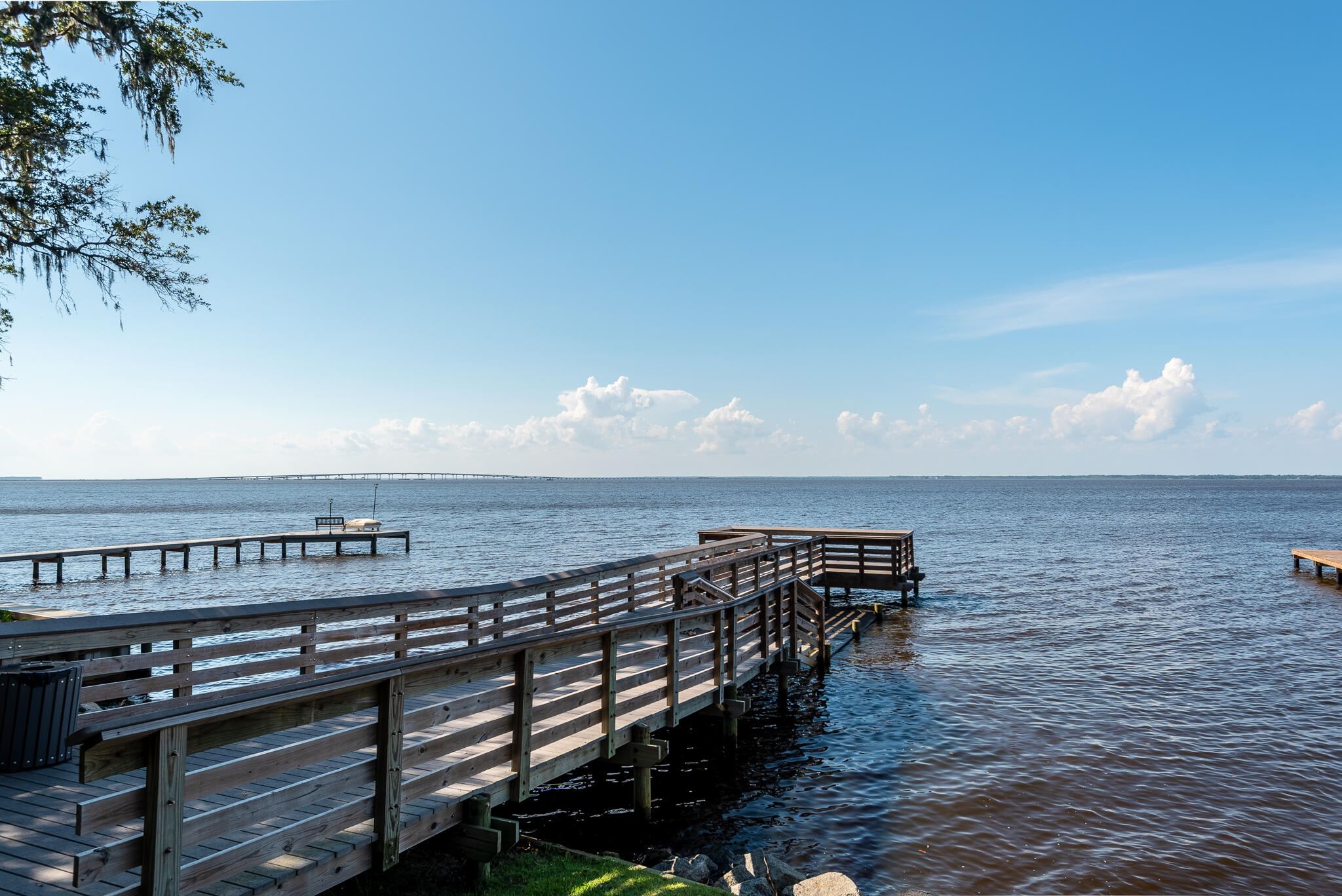 GRAYTON BAYOU - Residential