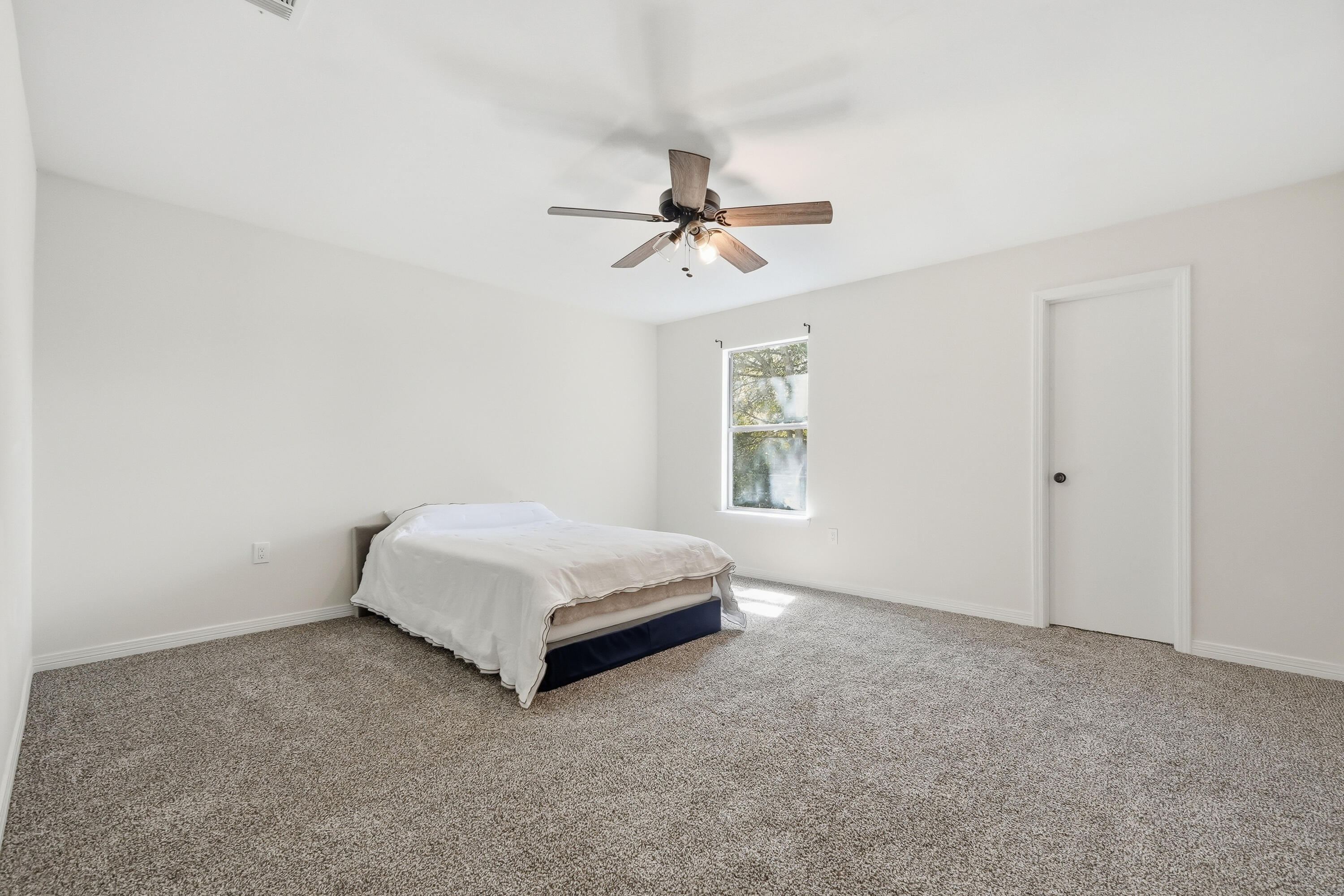 MONTAGE MANOR - Residential