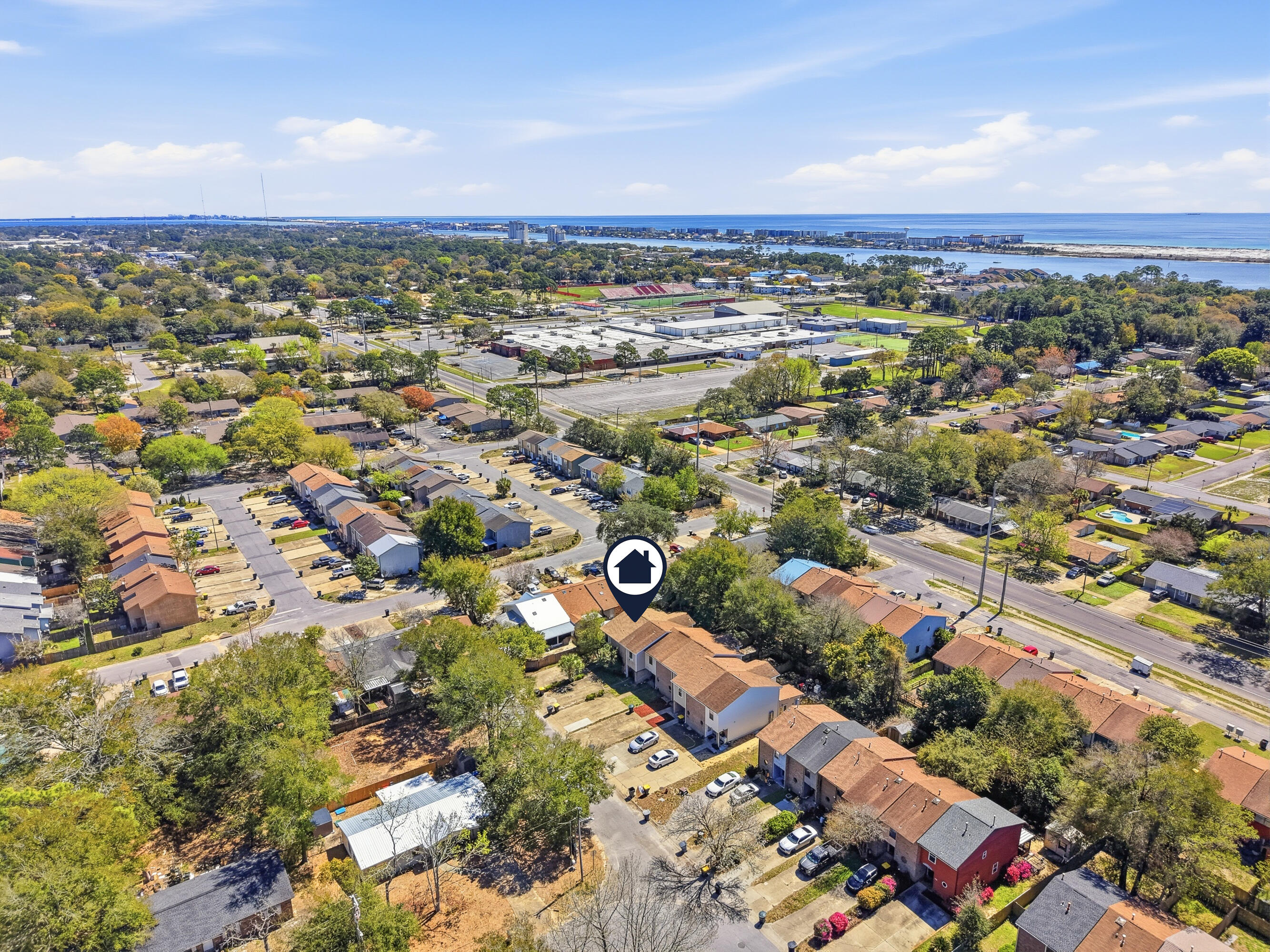 MONTAGE MANOR - Residential