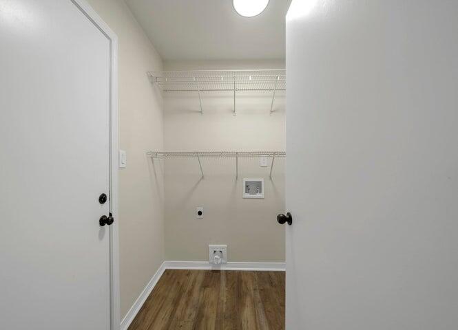 MONTAGE MANOR - Residential