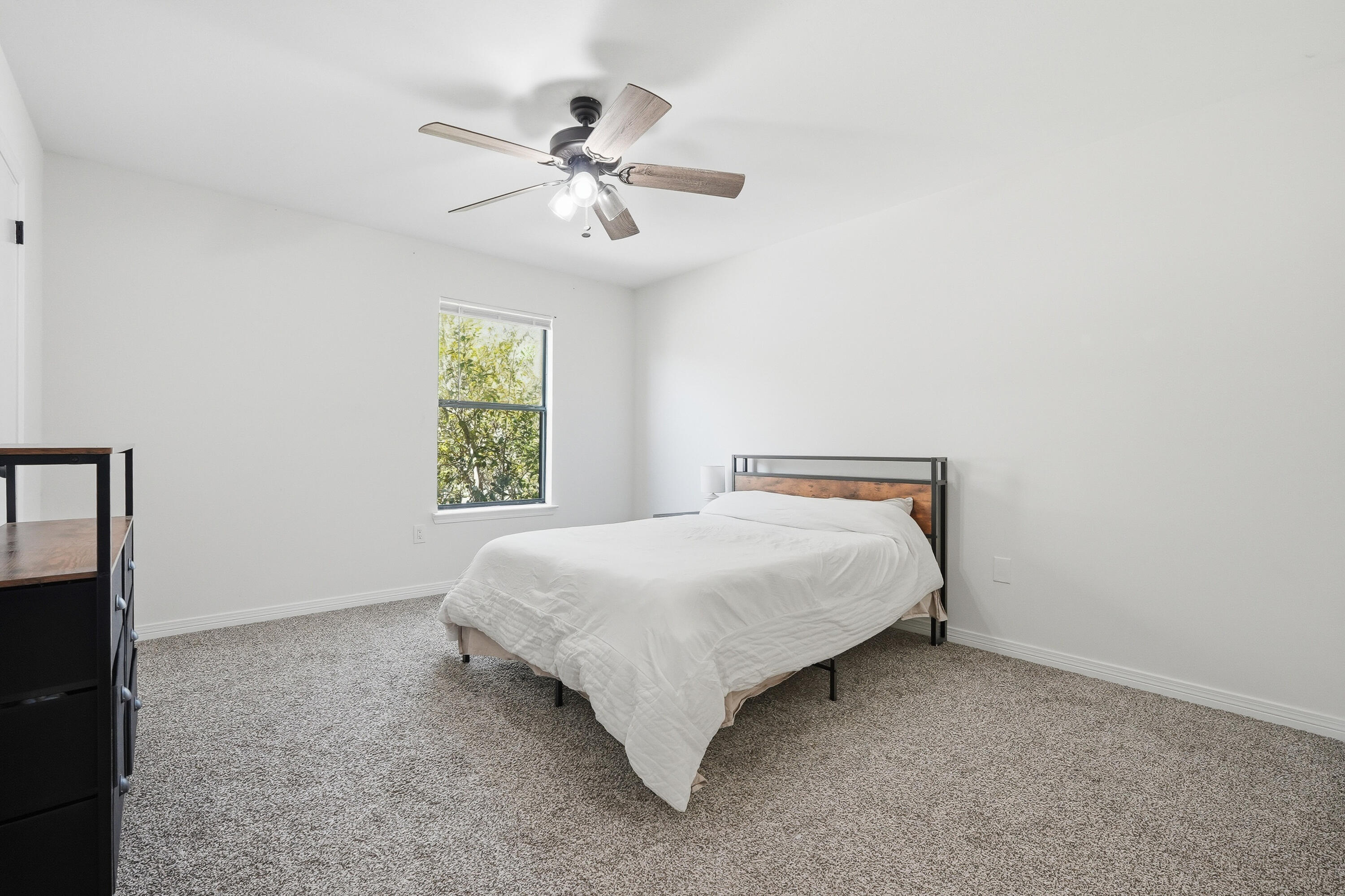 MONTAGE MANOR - Residential