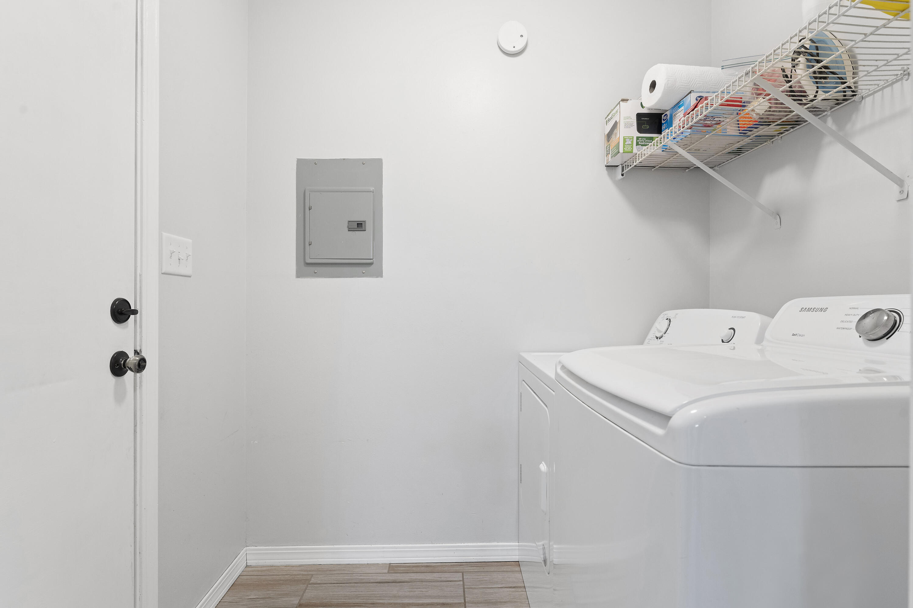 COUNTRY BREEZE ESTATES - Residential