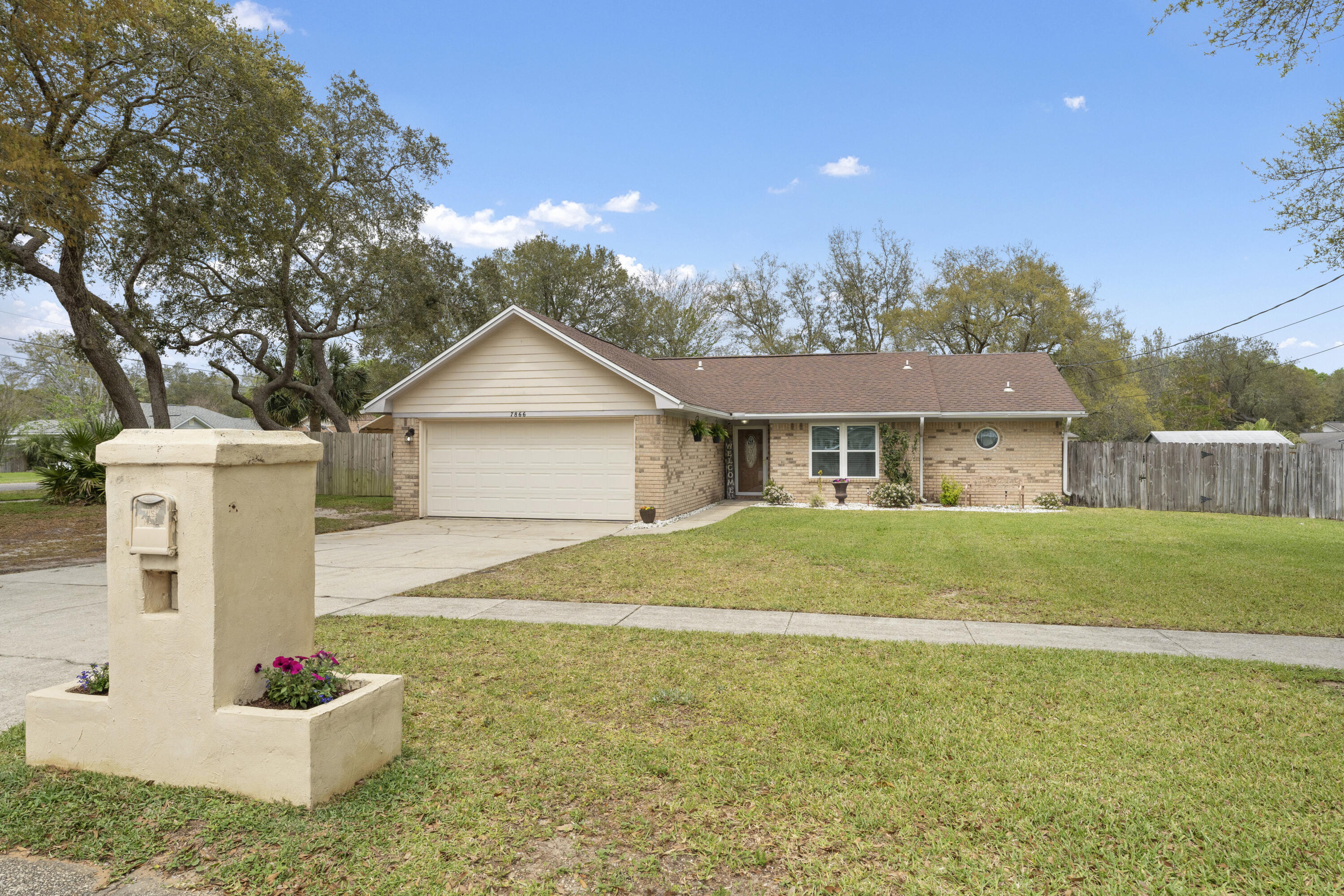 COUNTRY BREEZE ESTATES - Residential