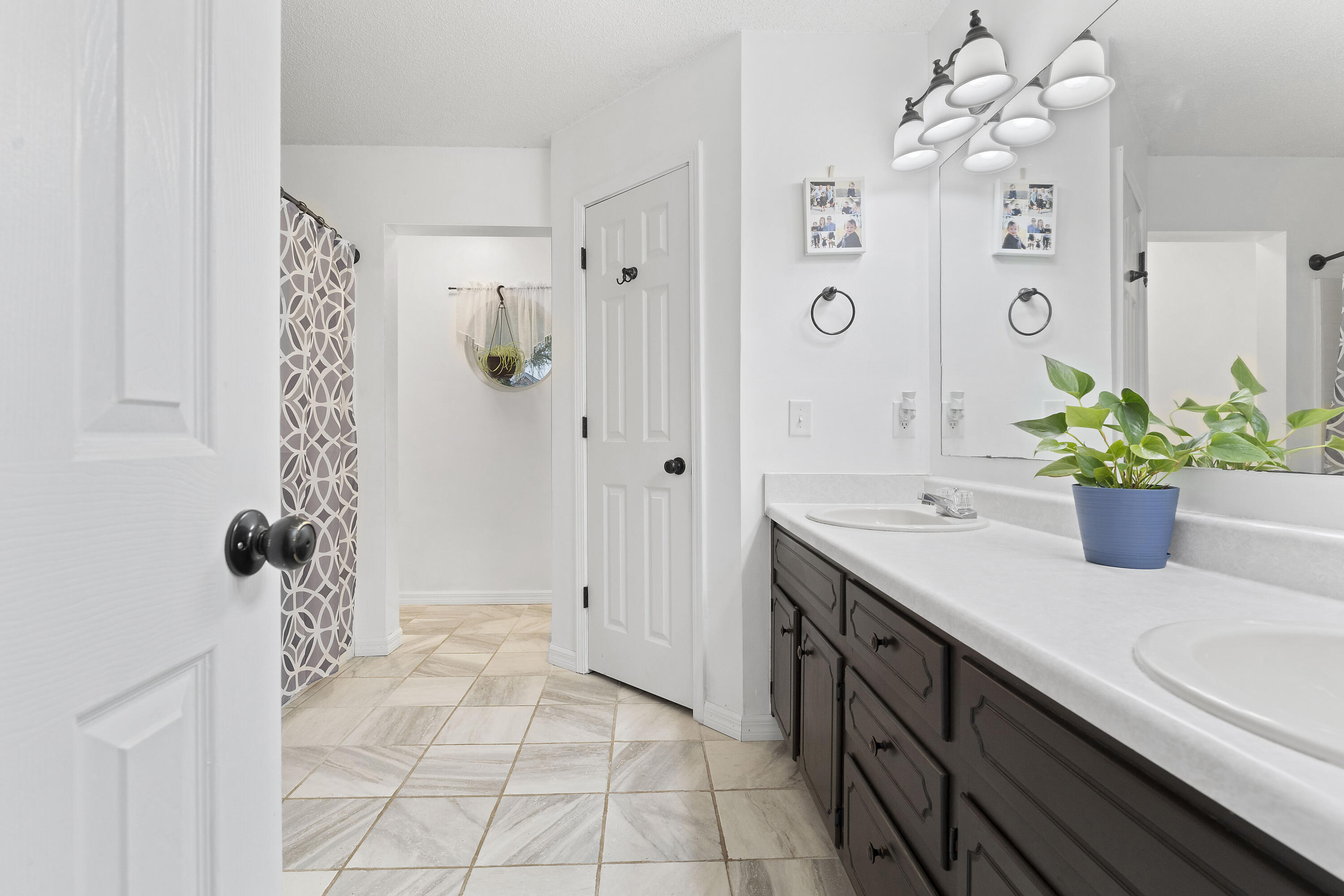 COUNTRY BREEZE ESTATES - Residential