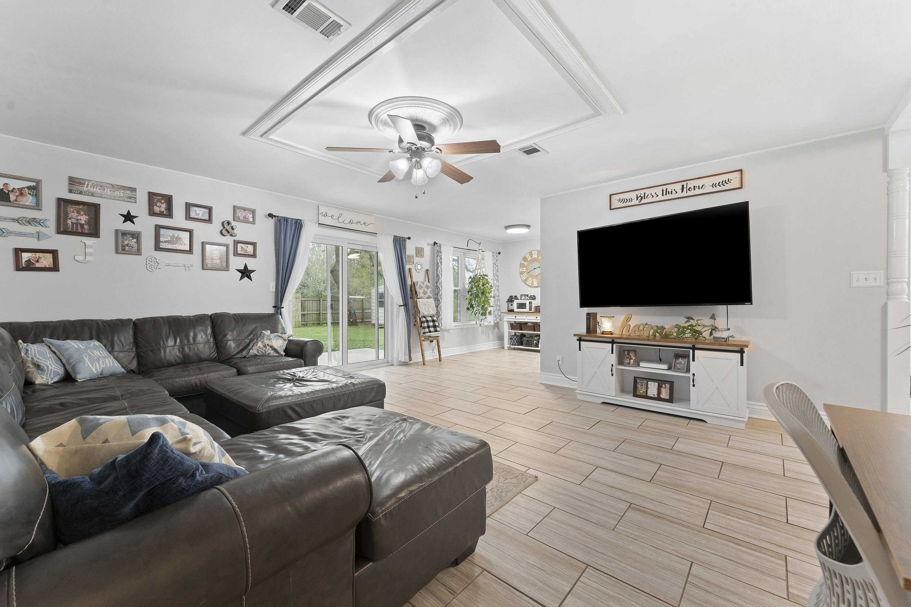 COUNTRY BREEZE ESTATES - Residential