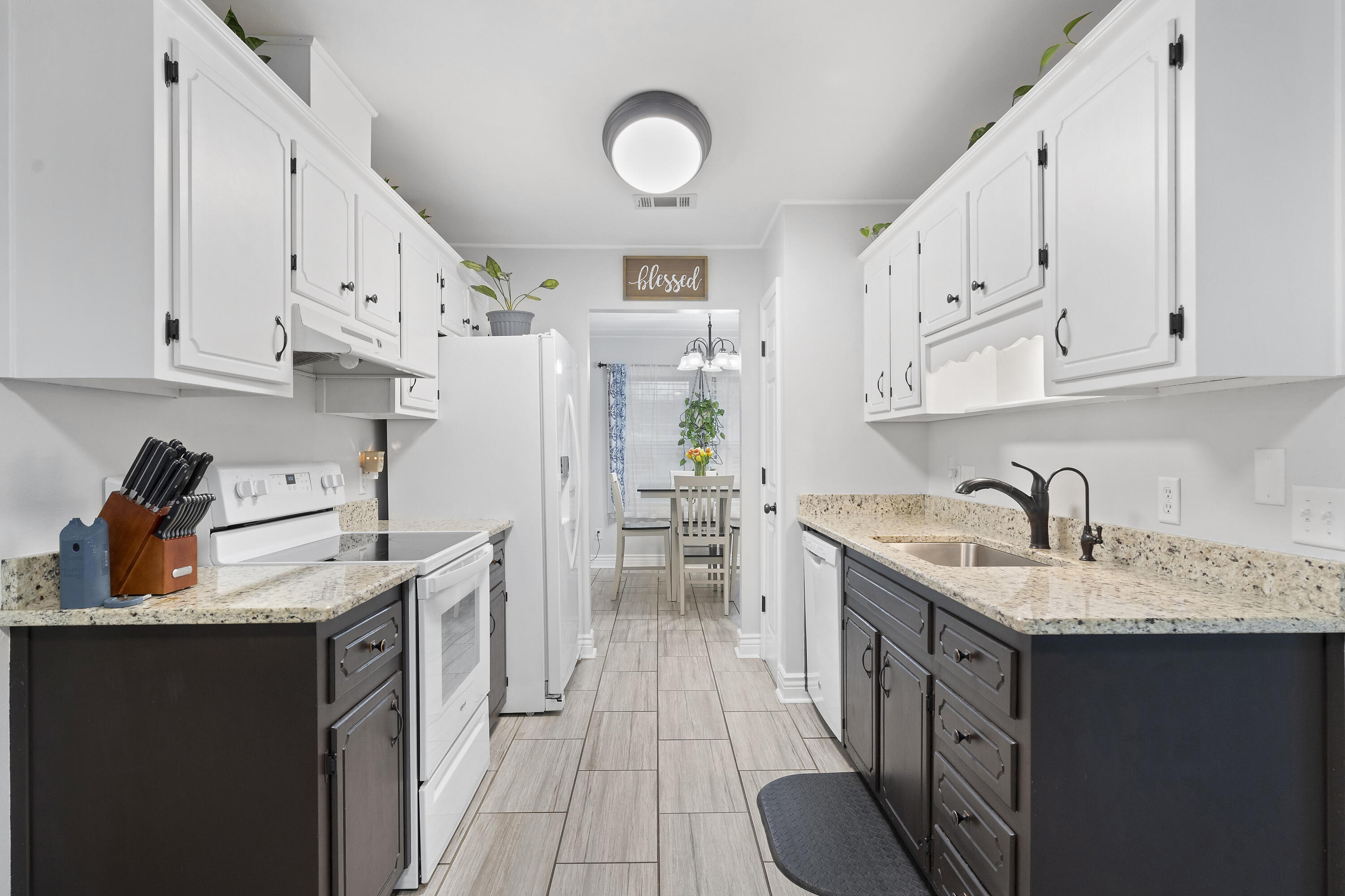 COUNTRY BREEZE ESTATES - Residential