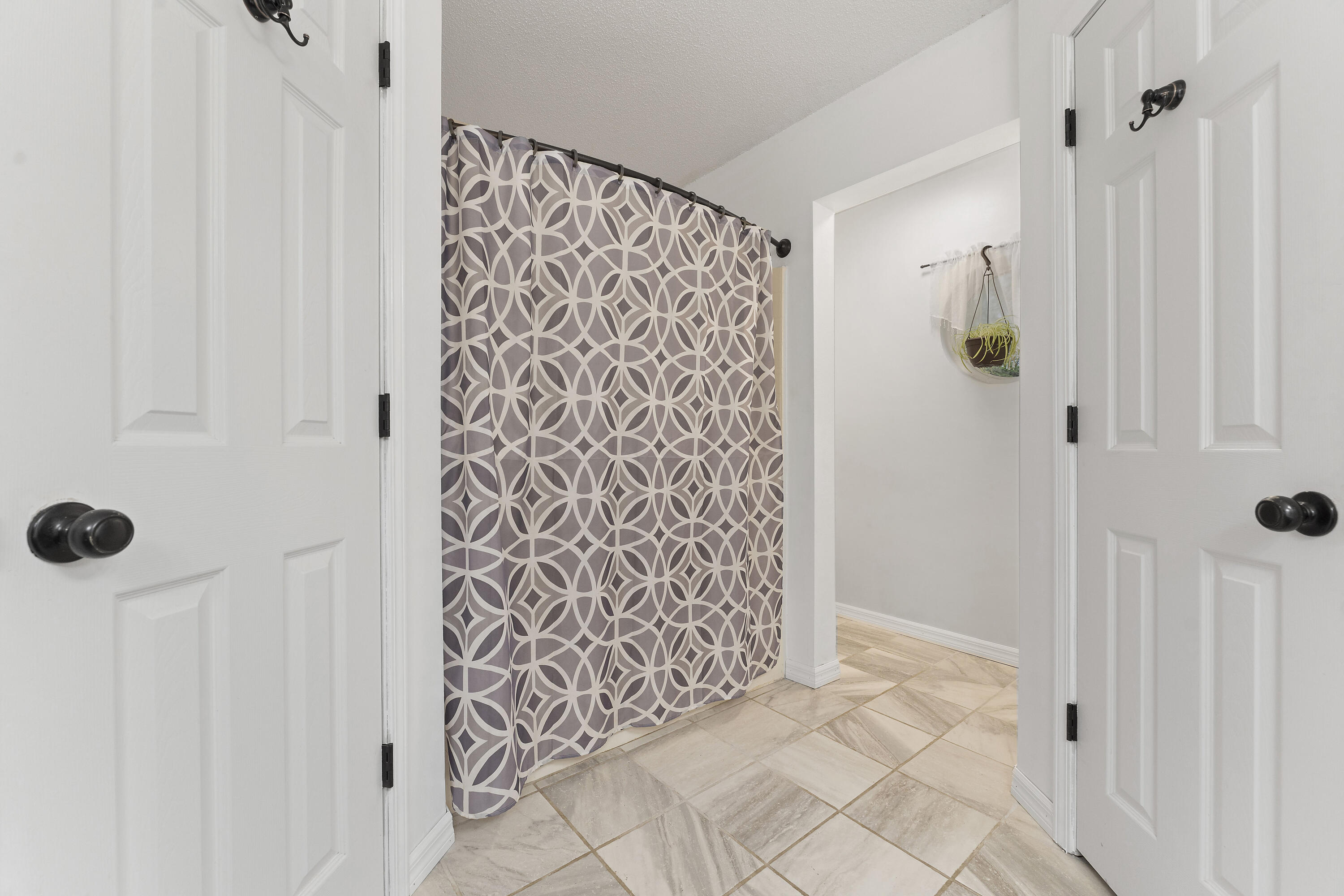 COUNTRY BREEZE ESTATES - Residential