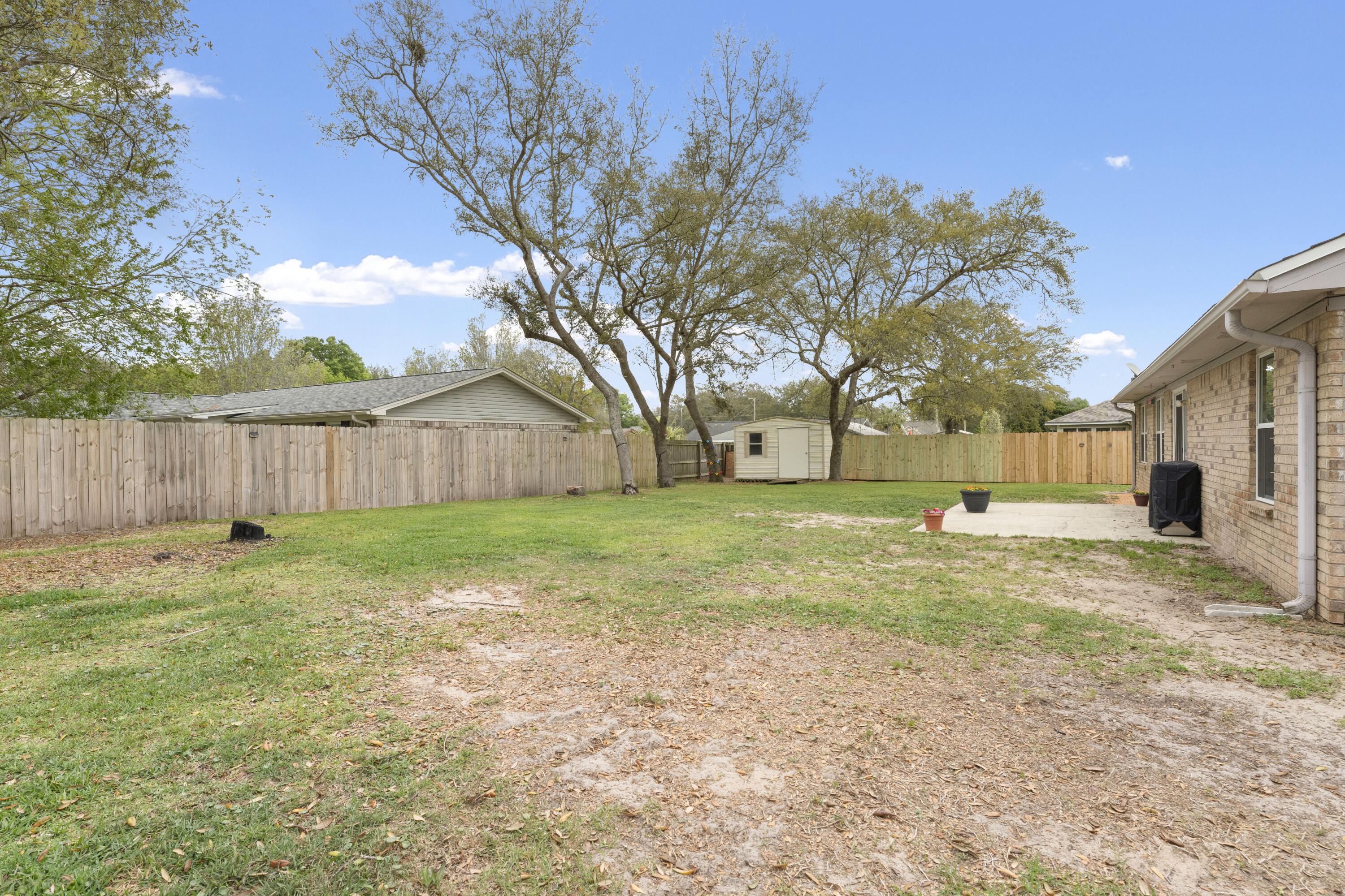 COUNTRY BREEZE ESTATES - Residential