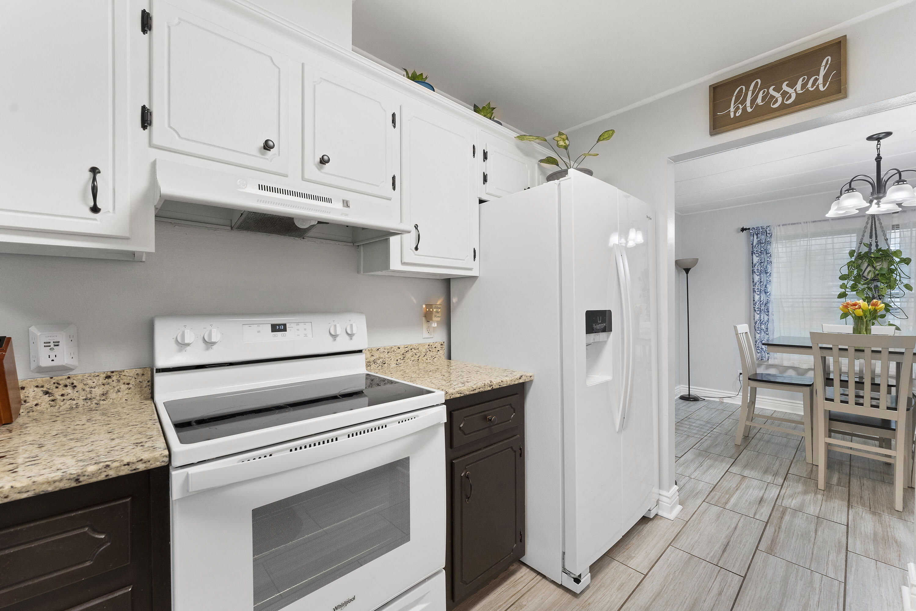 COUNTRY BREEZE ESTATES - Residential