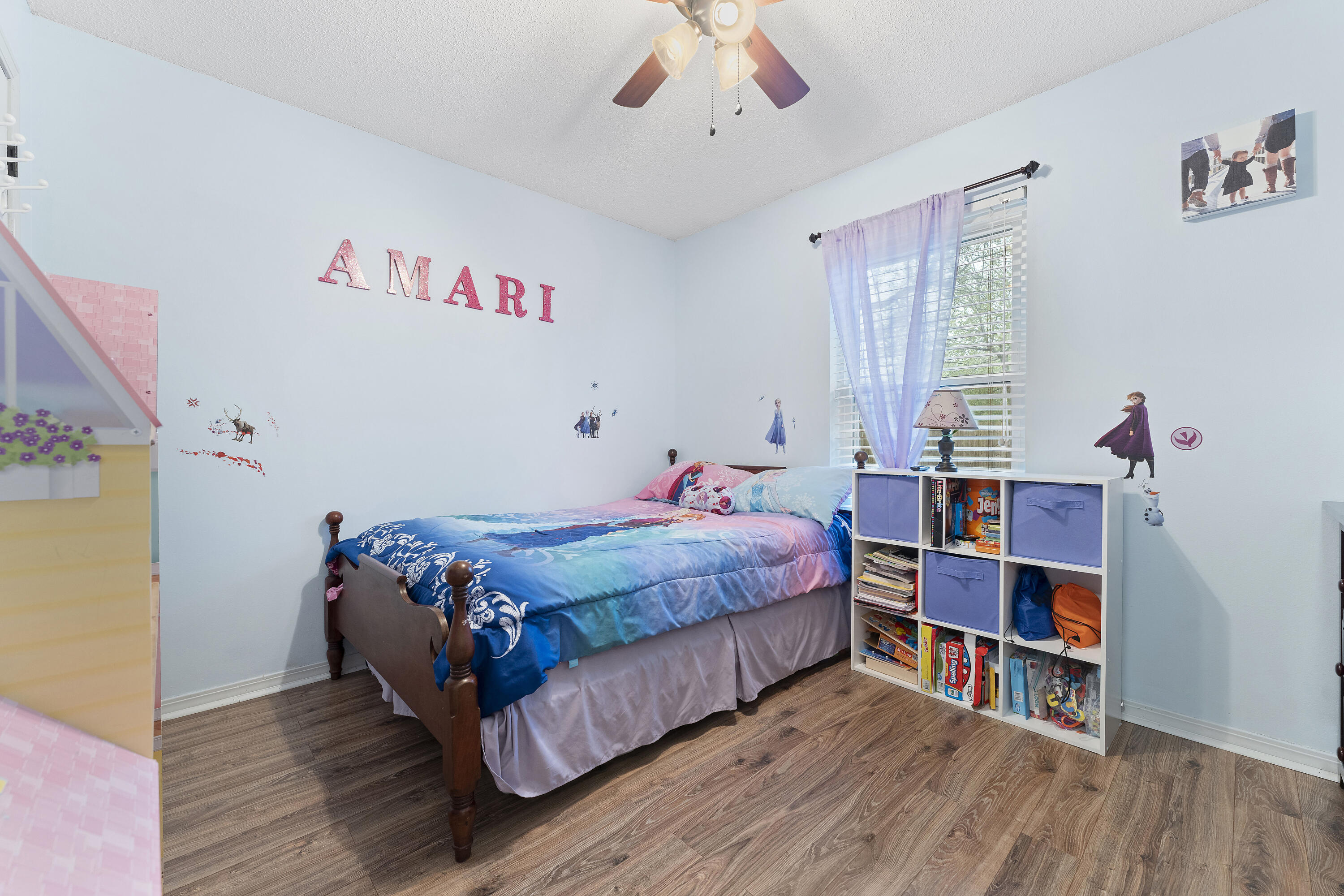 COUNTRY BREEZE ESTATES - Residential