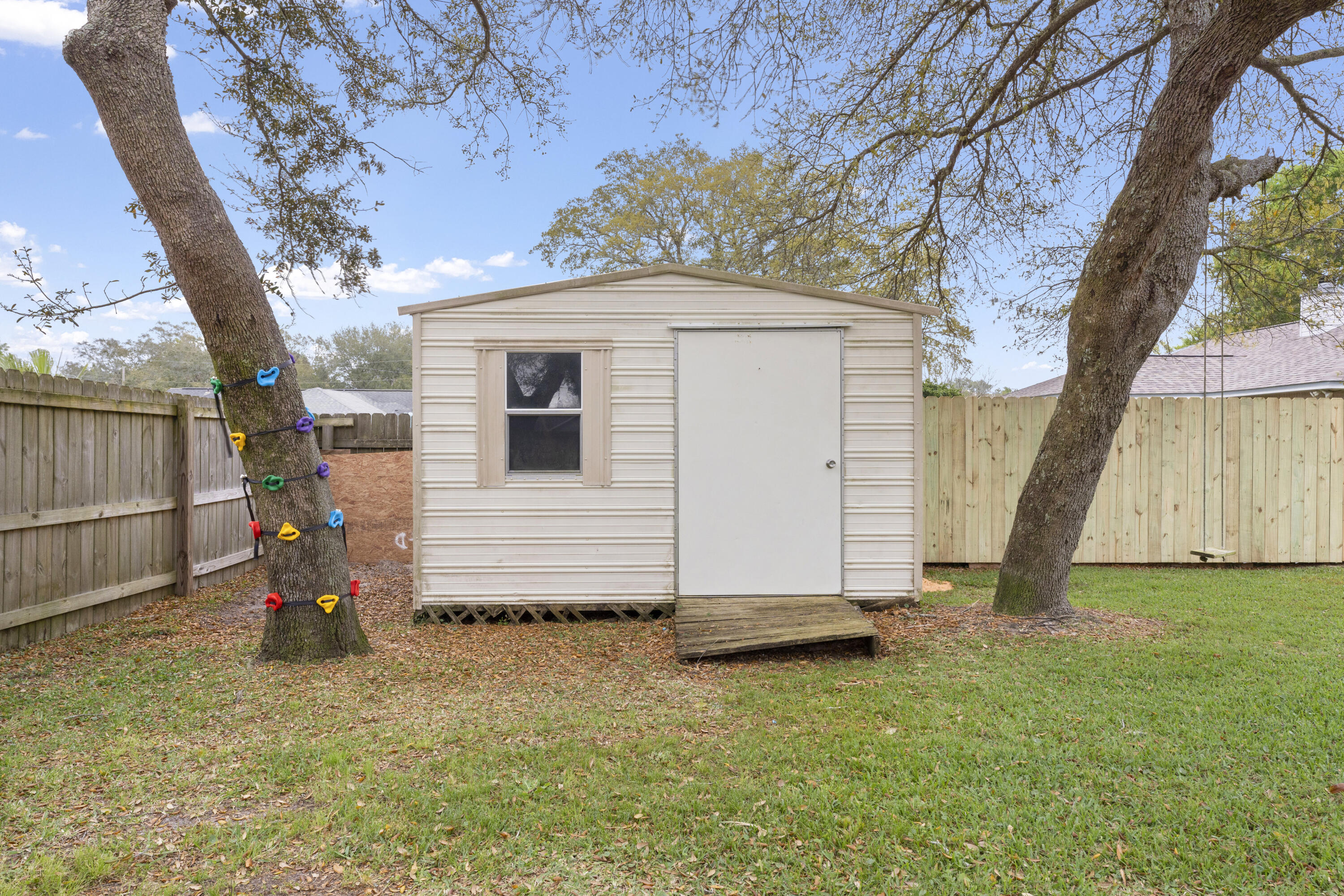 COUNTRY BREEZE ESTATES - Residential