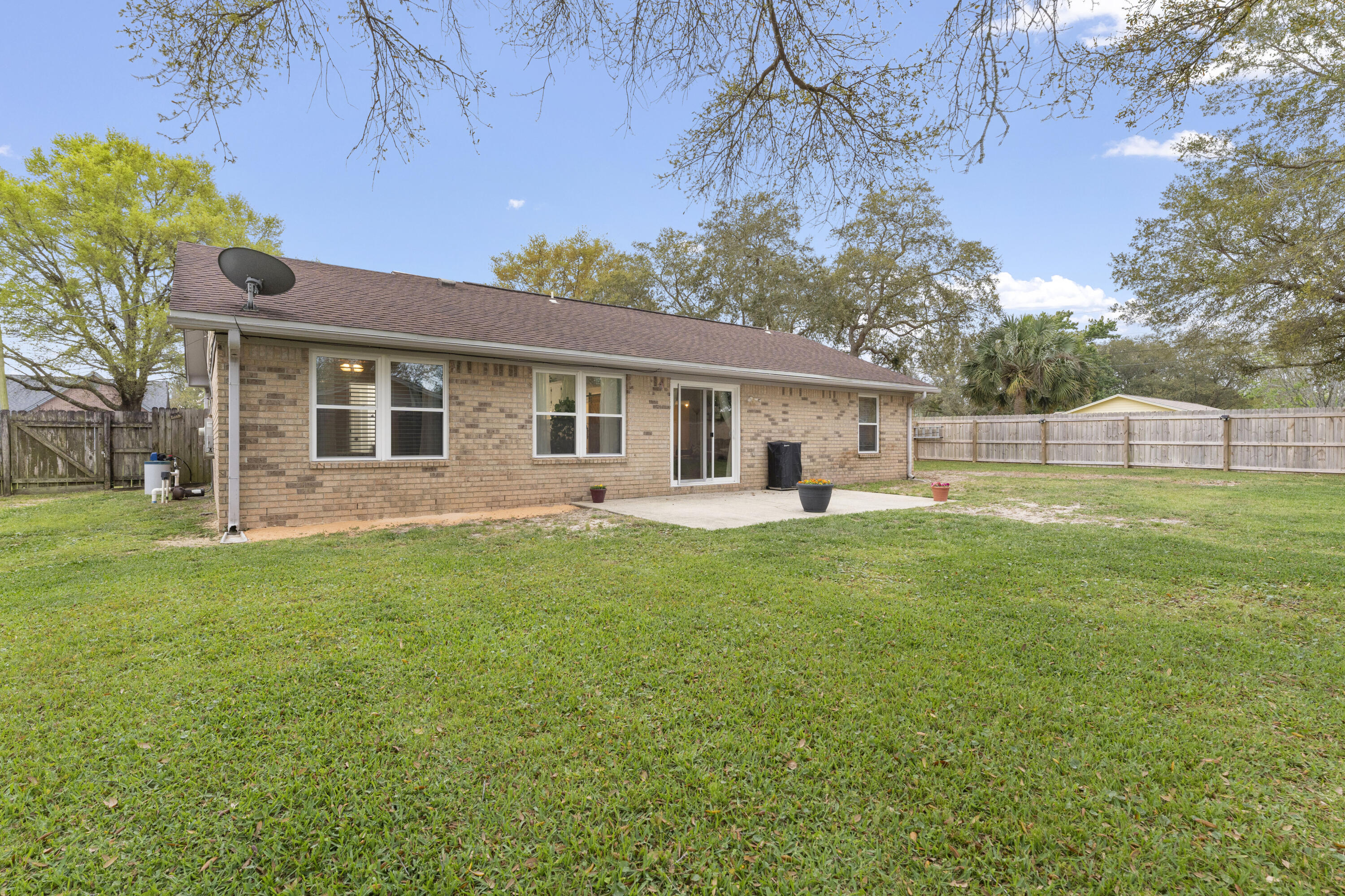 COUNTRY BREEZE ESTATES - Residential