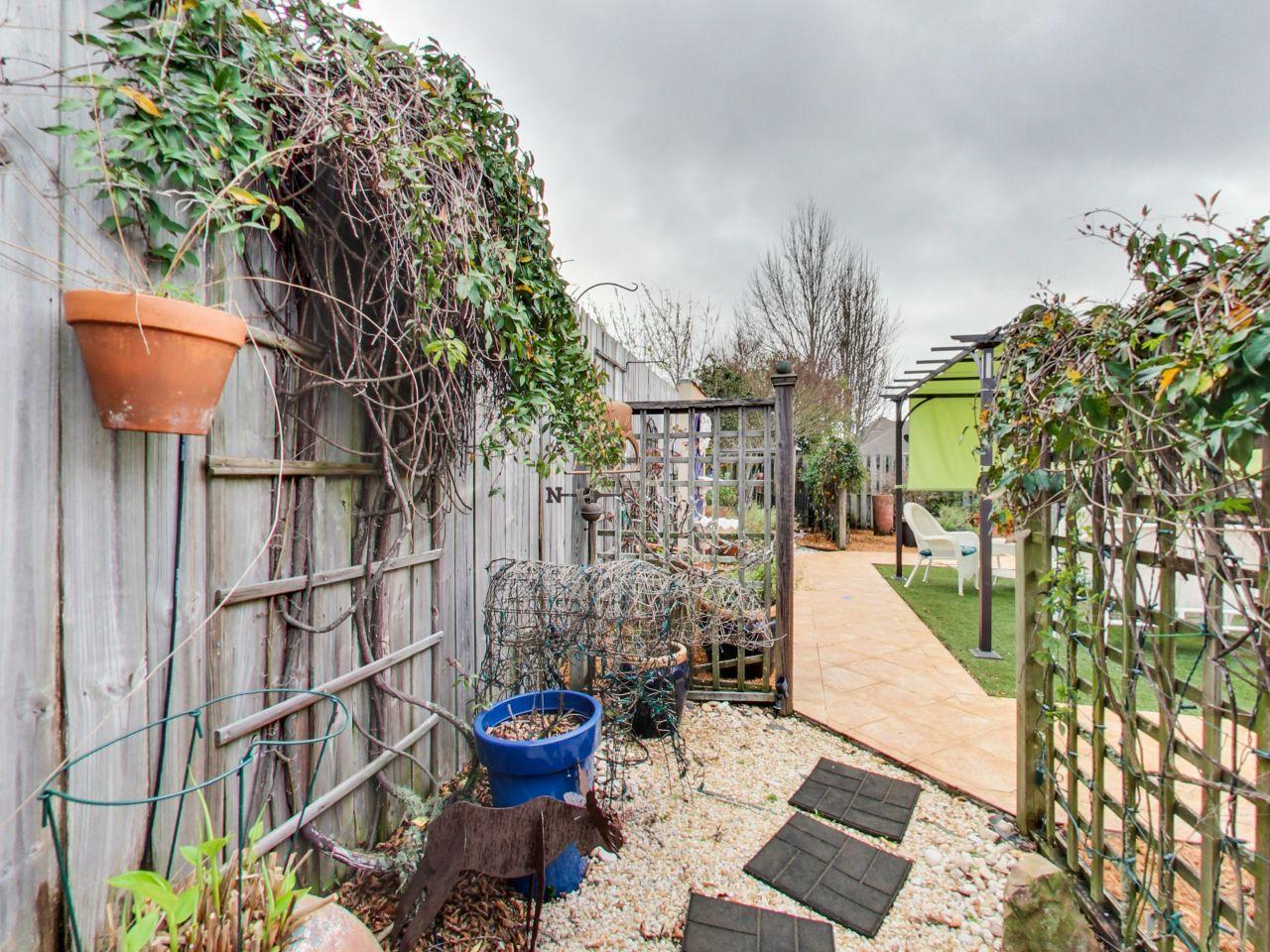 BRIDGEPORT COLONY - Residential