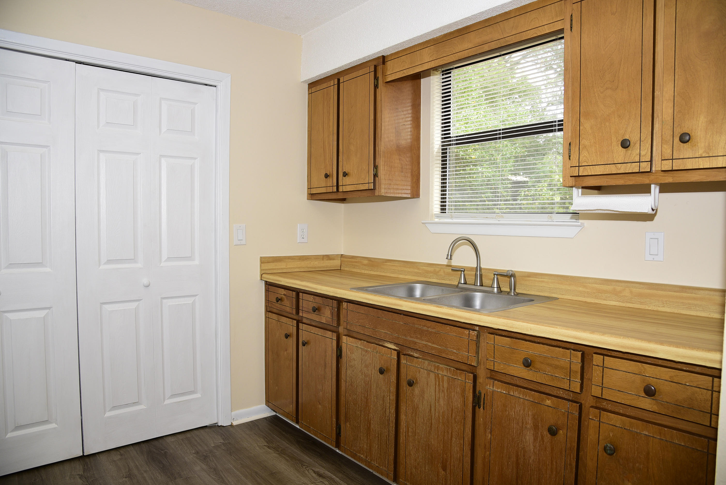 HELMS & ALLEN - Residential Lease