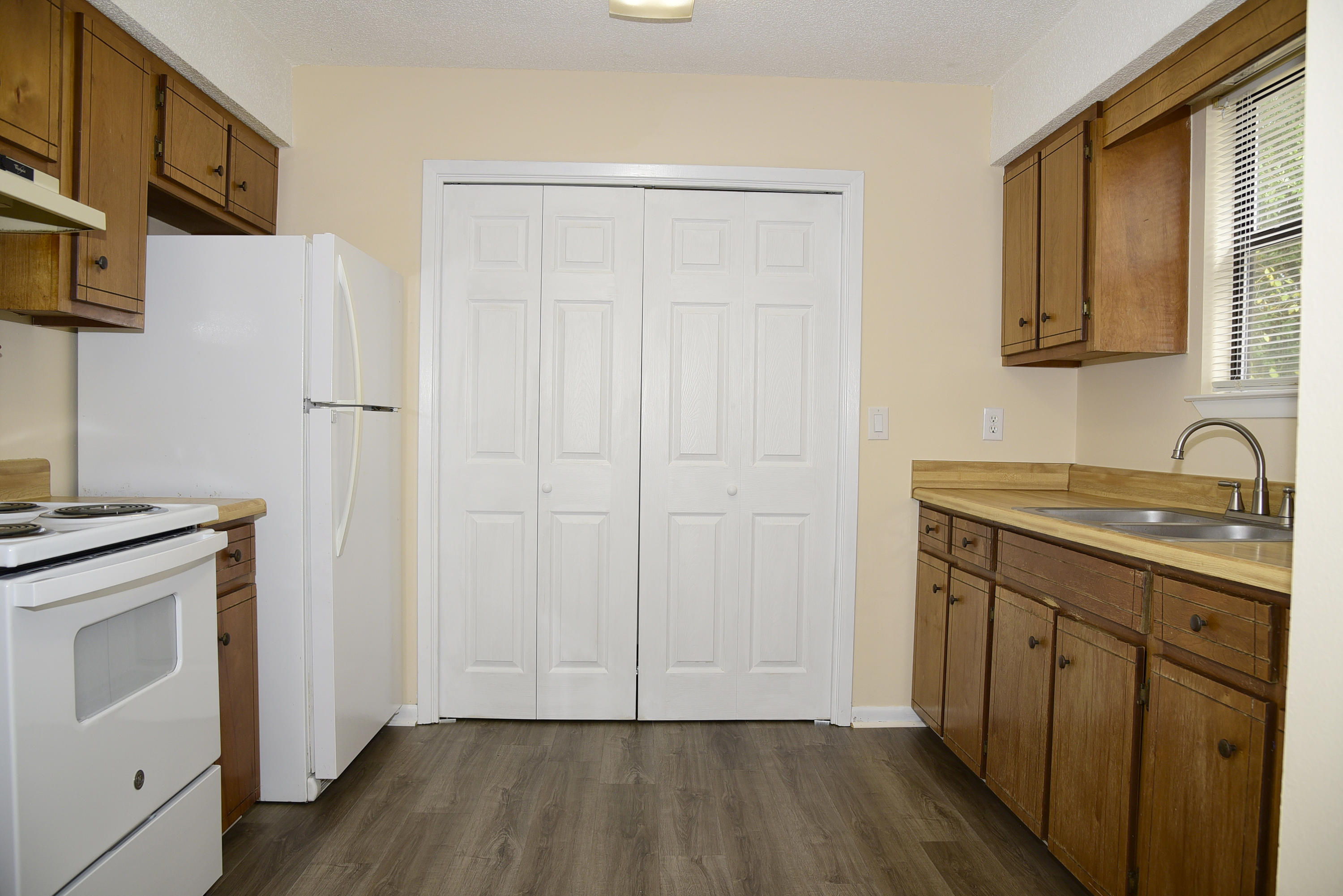 HELMS & ALLEN - Residential Lease