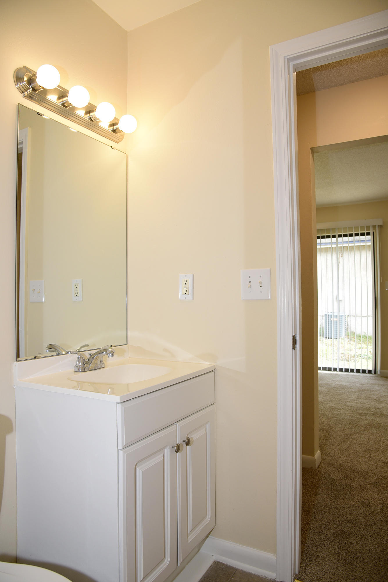 HELMS & ALLEN - Residential Lease