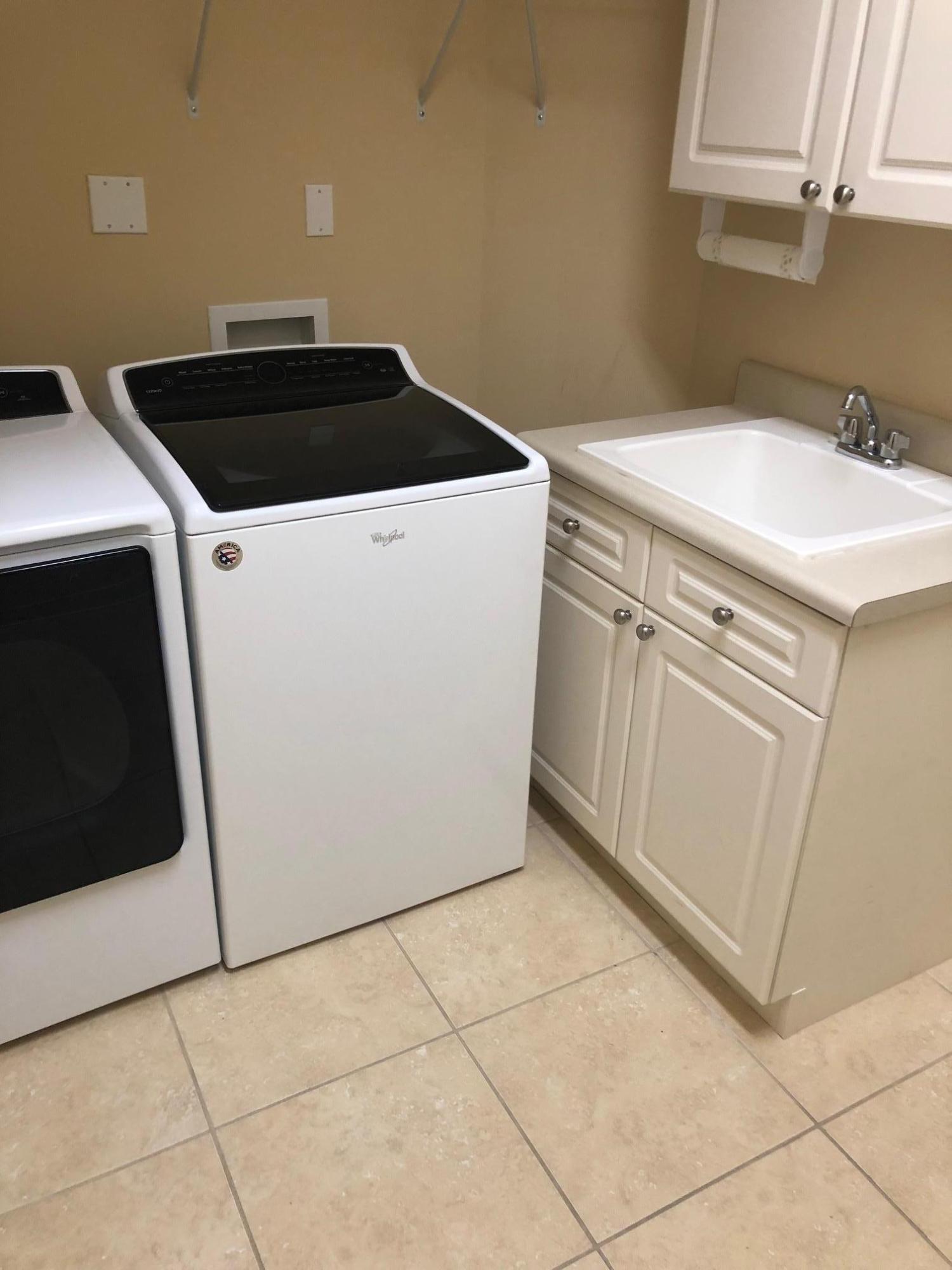 REGATTA BAY GOLF VILLAS - Residential