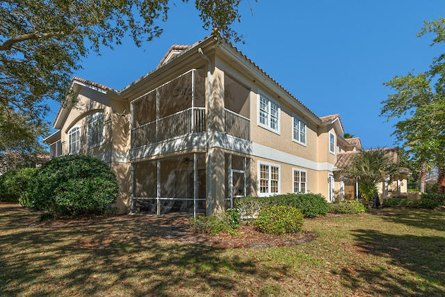 REGATTA BAY GOLF VILLAS - Residential