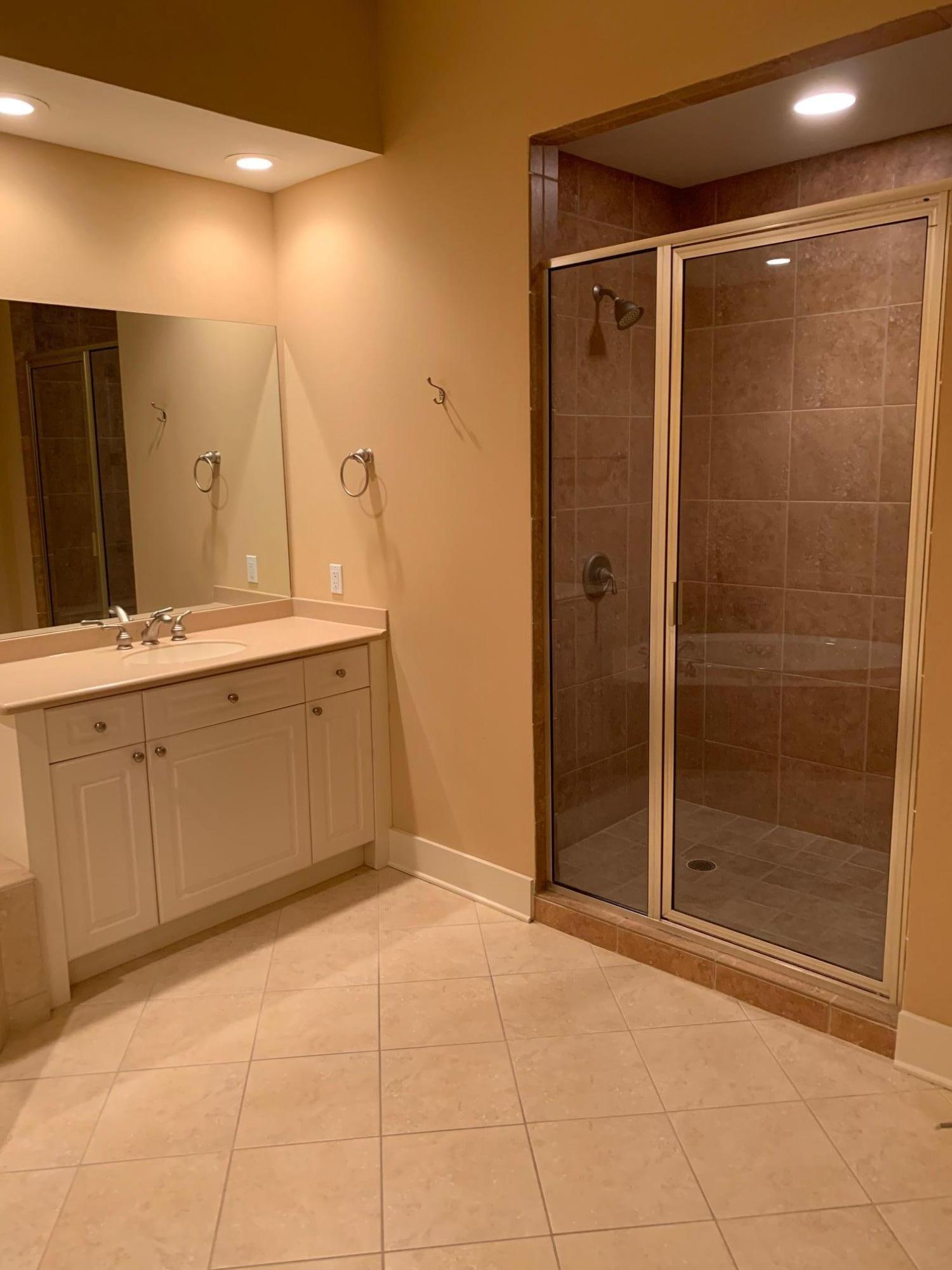 REGATTA BAY GOLF VILLAS - Residential