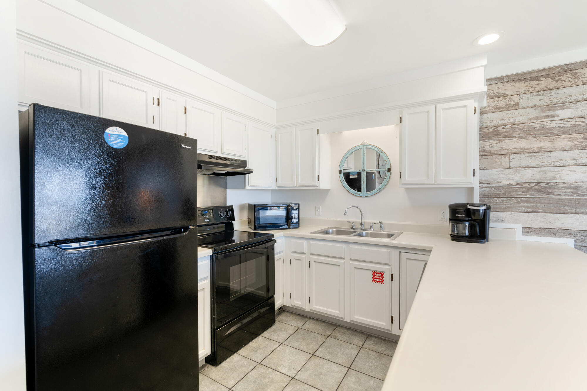 EMERALD SHORES - Residential