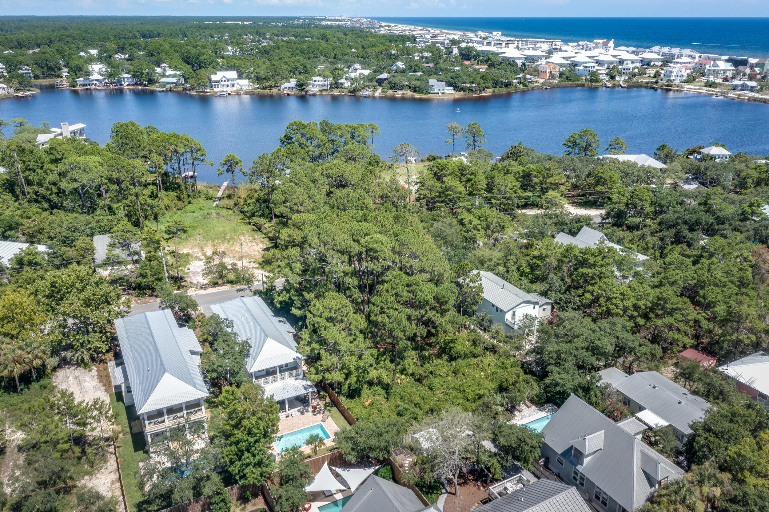EASTERN LAKE S/D - Residential