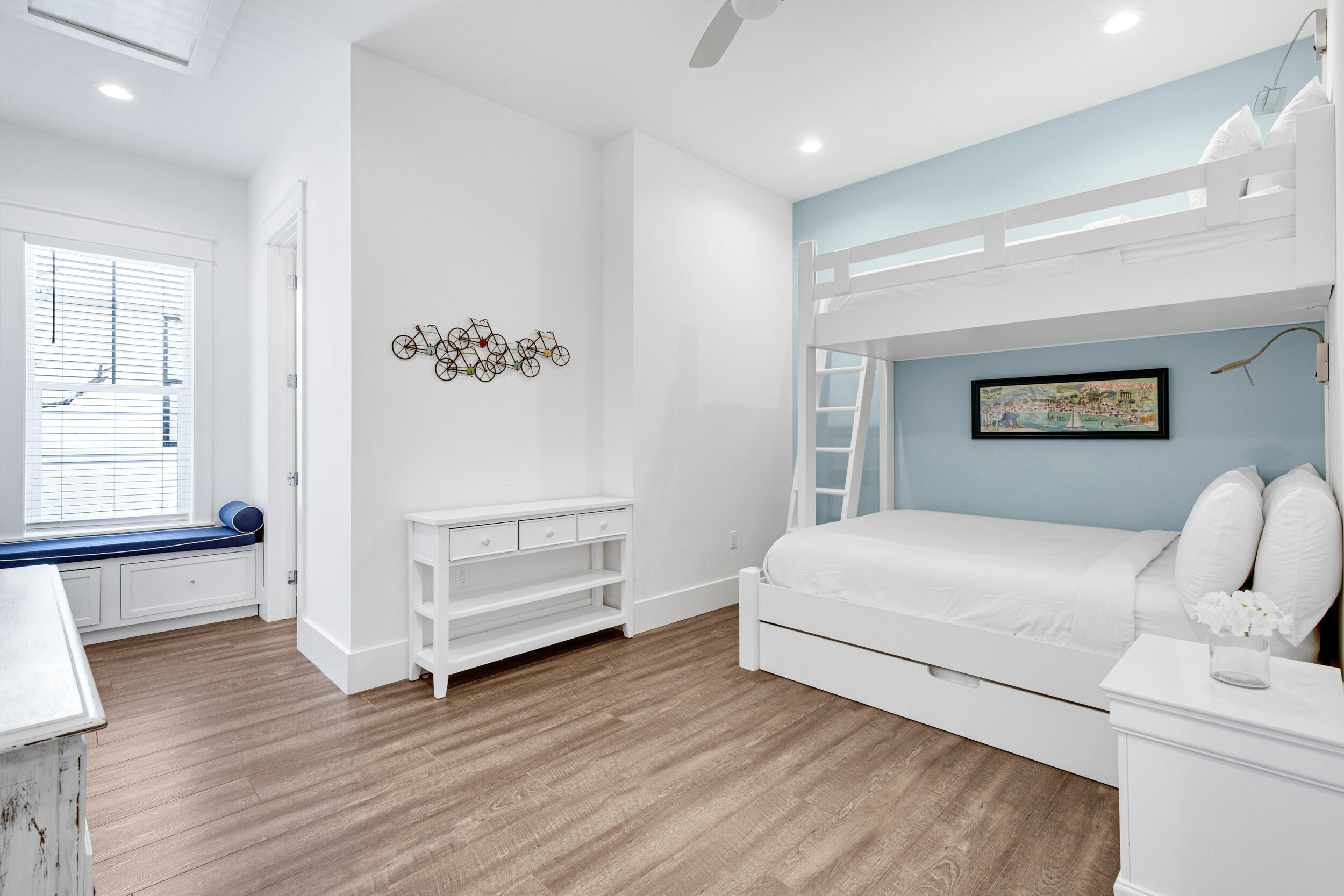 EASTERN LAKE S/D - Residential
