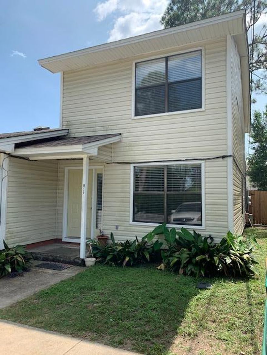 Townhome conveniently located in Fort Walton Beach near schools and shopping center. Tile downstairs and carpet upstairs. Small dog allowed with a non-refundable pet fee. Call the office today to schedule a showing.