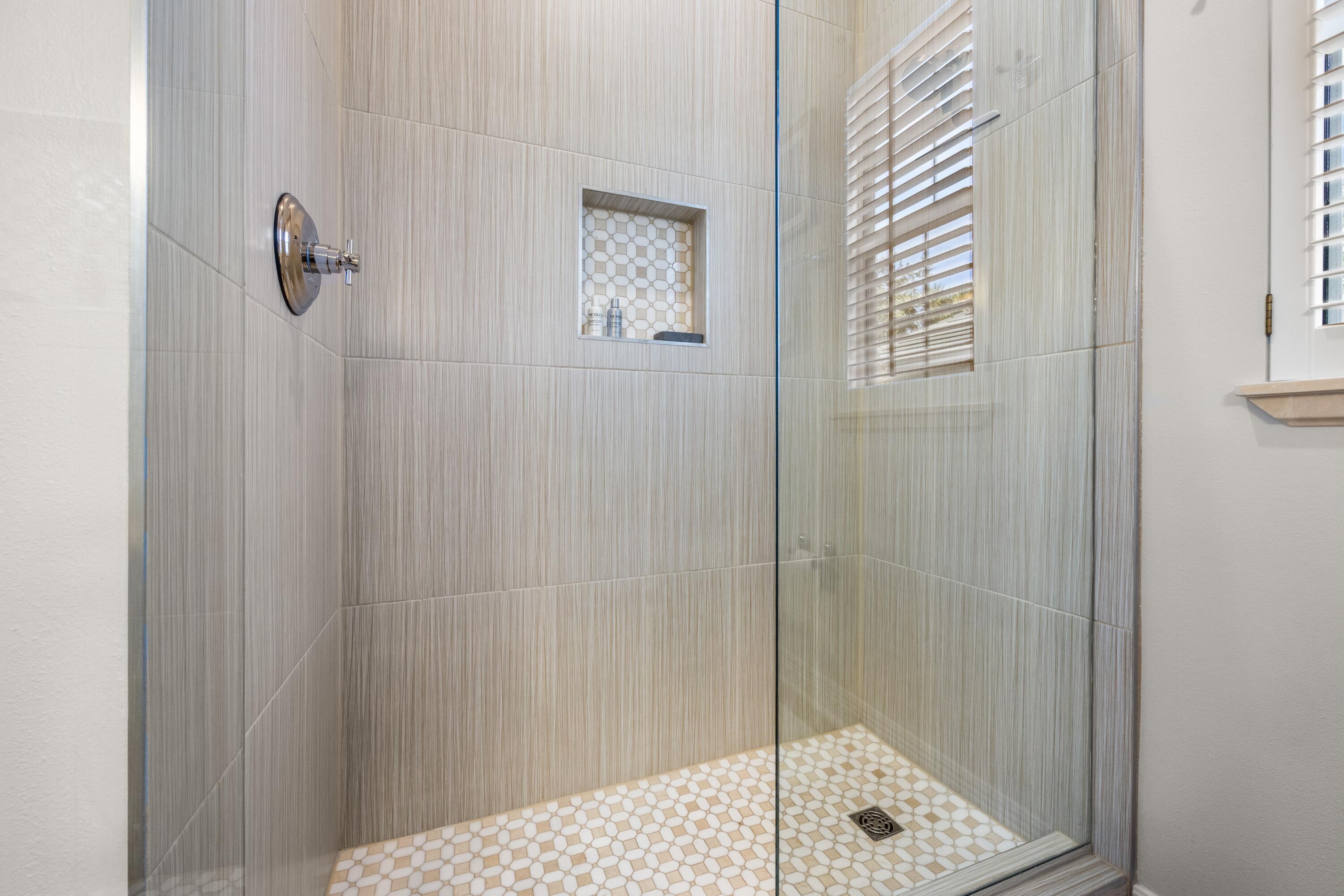 RAVEN OAKS TROON - Residential