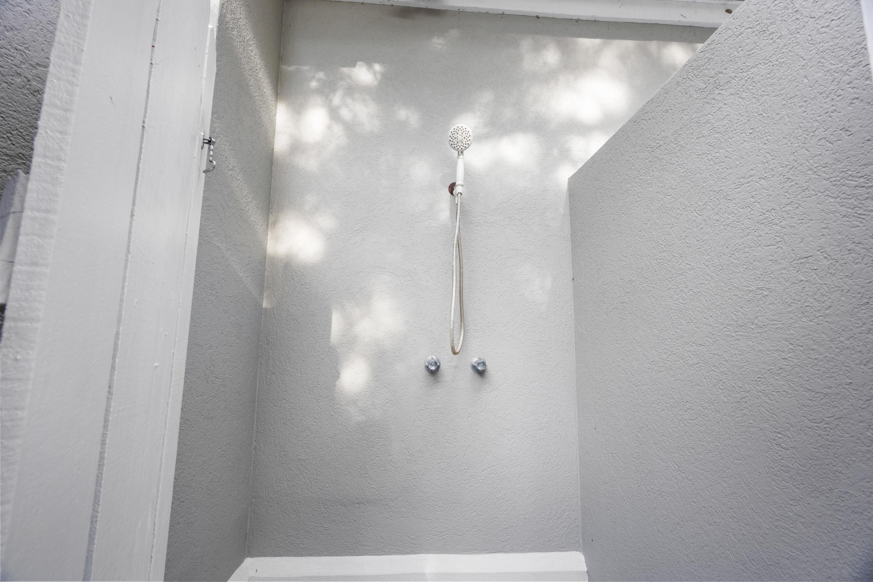 RAVEN OAKS TROON - Residential