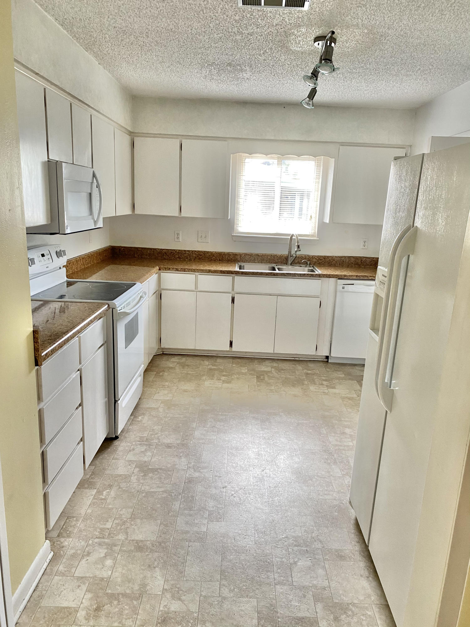 BLUEWATER BAY VILLAGE 1A - Residential