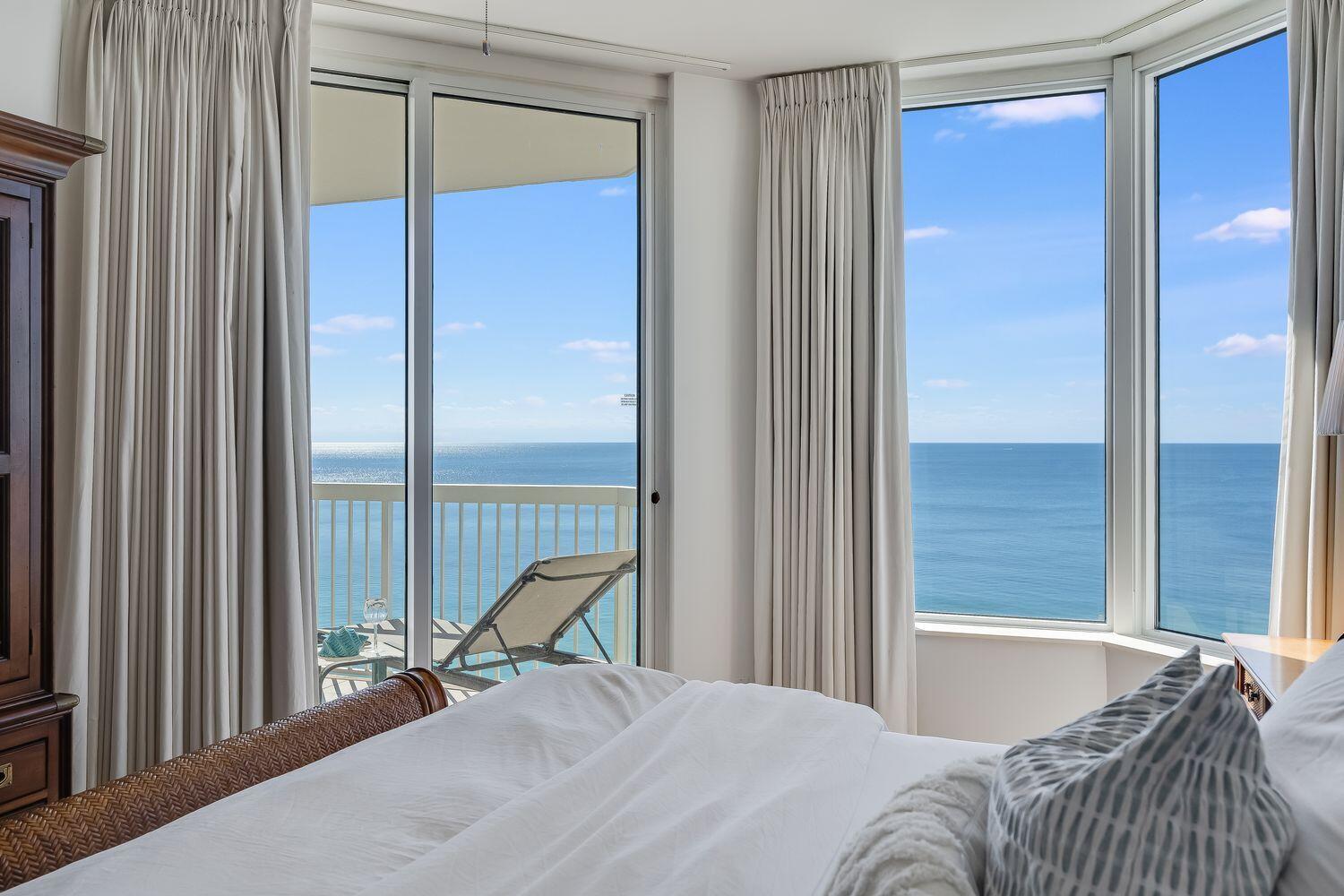 SILVER BEACH TOWERS - Residential