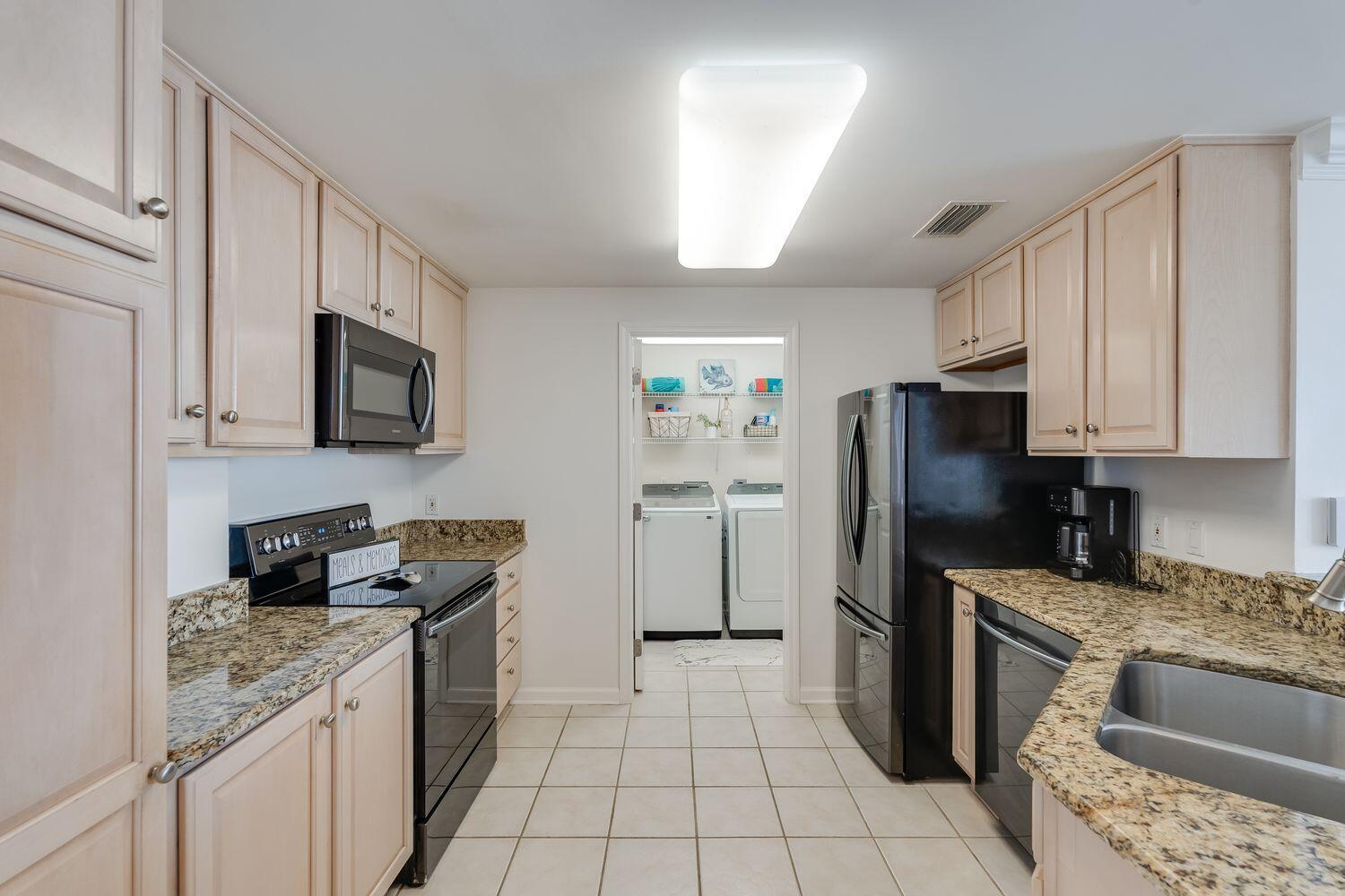 SILVER BEACH TOWERS - Residential