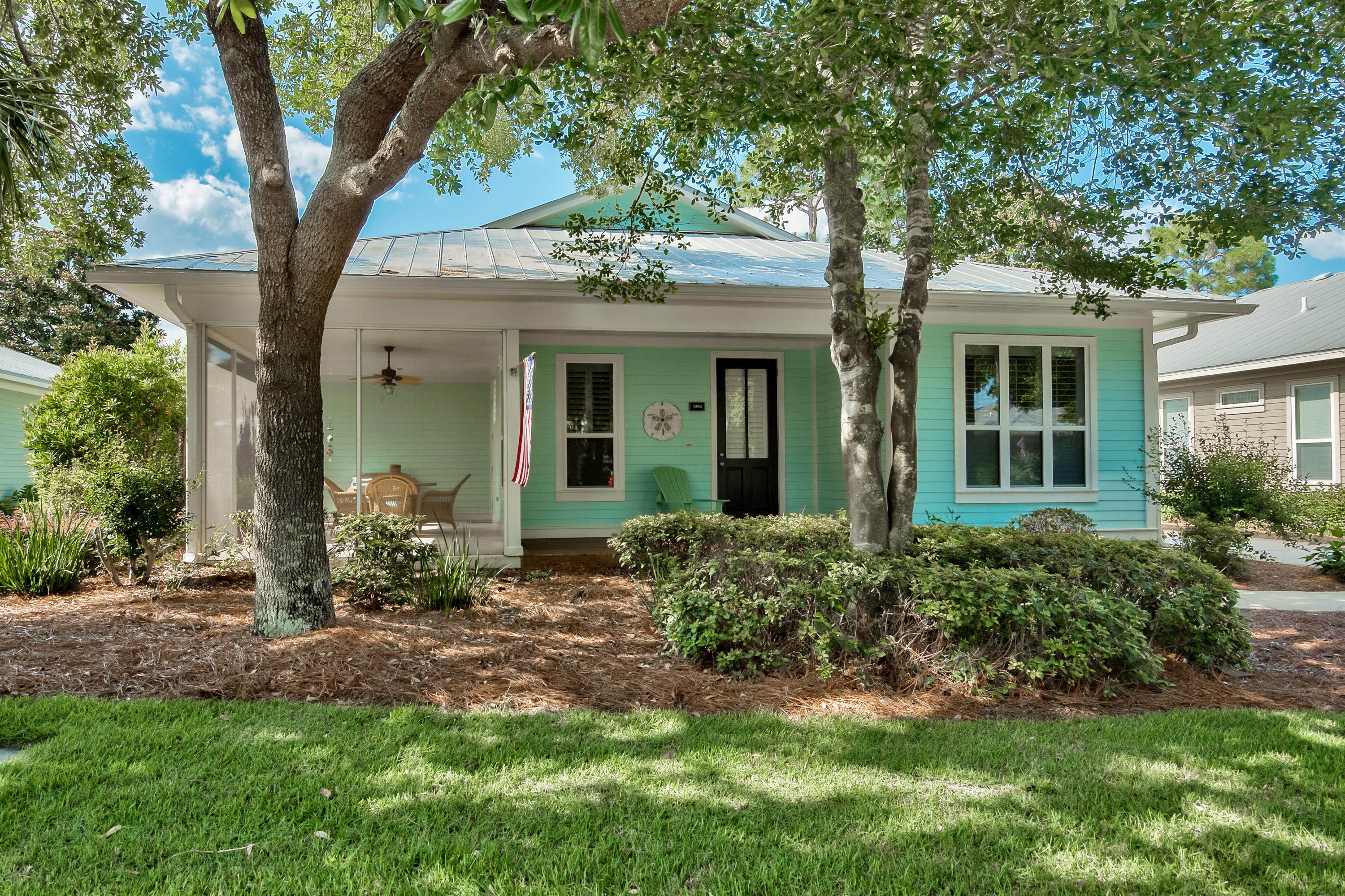 CRYSTAL LAKE - Residential