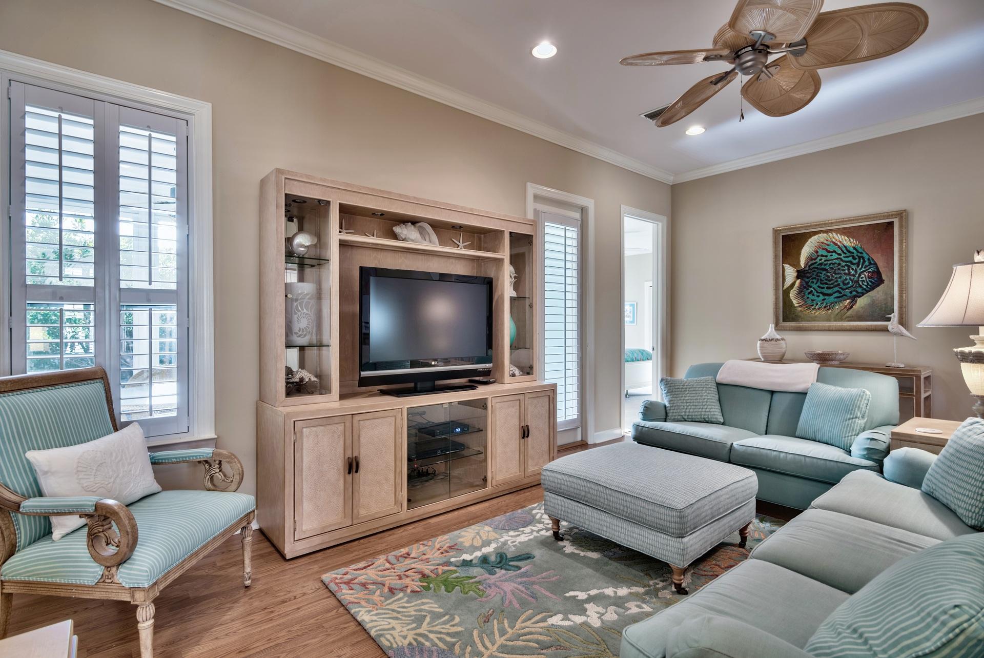 CRYSTAL LAKE - Residential