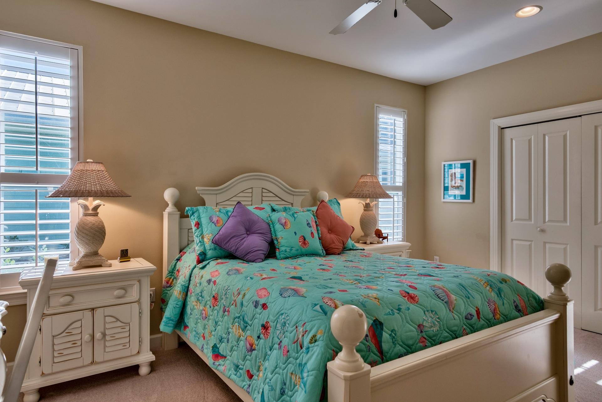 CRYSTAL LAKE - Residential